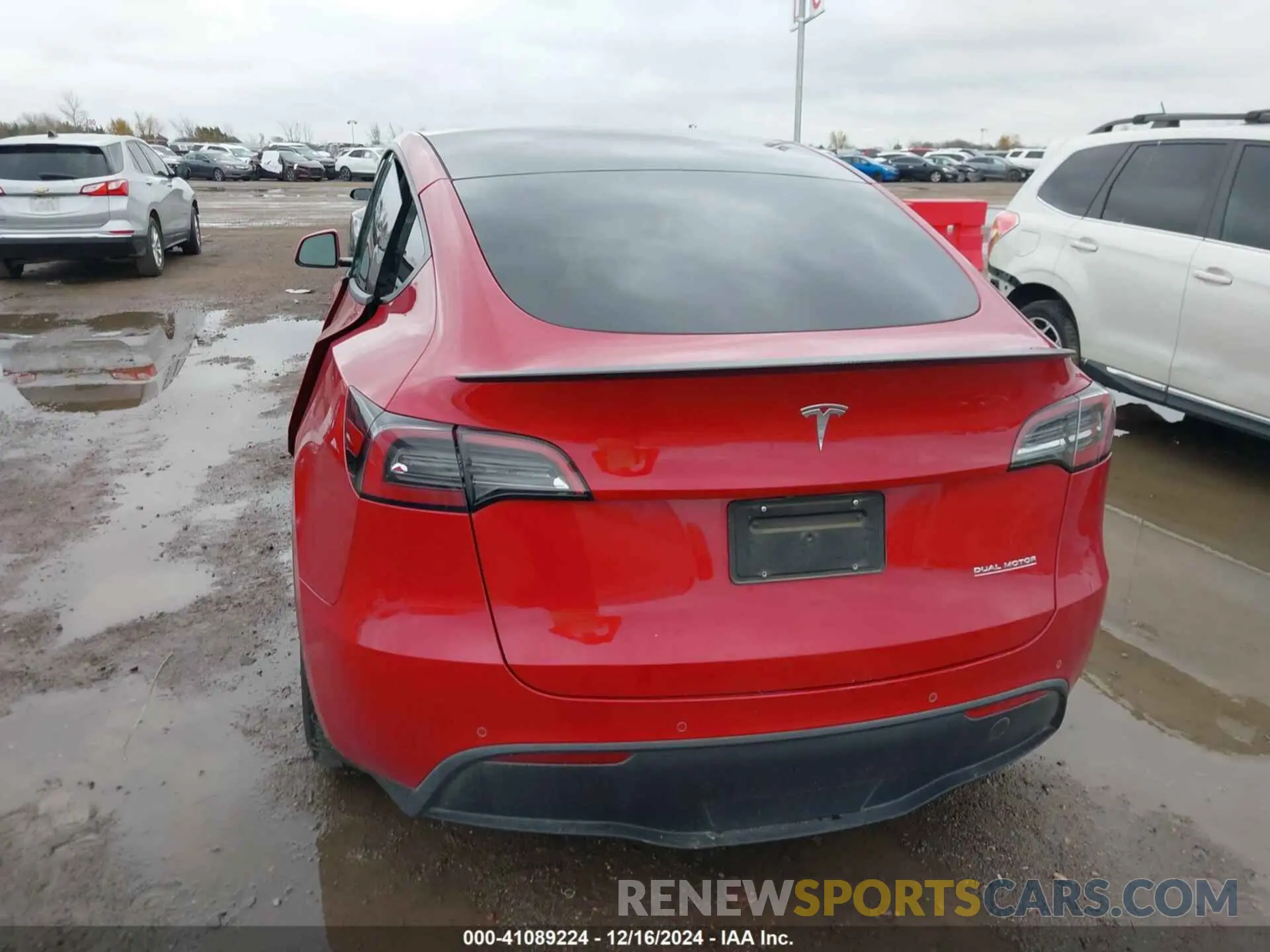 16 fotografías del automóvil dañado 7SAYGDEF1NF382392 TESLA MODEL Y 2022