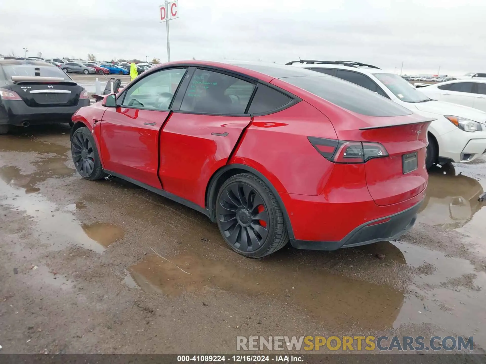 3 fotografías del automóvil dañado 7SAYGDEF1NF382392 TESLA MODEL Y 2022