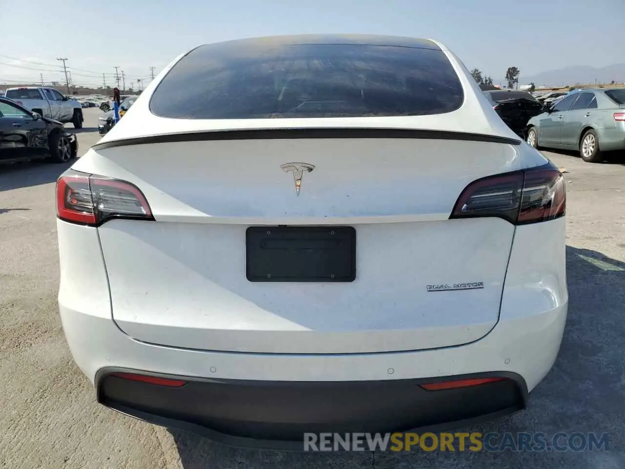 6 fotografías del automóvil dañado 7SAYGDEF1NF391111 TESLA MODEL Y 2022