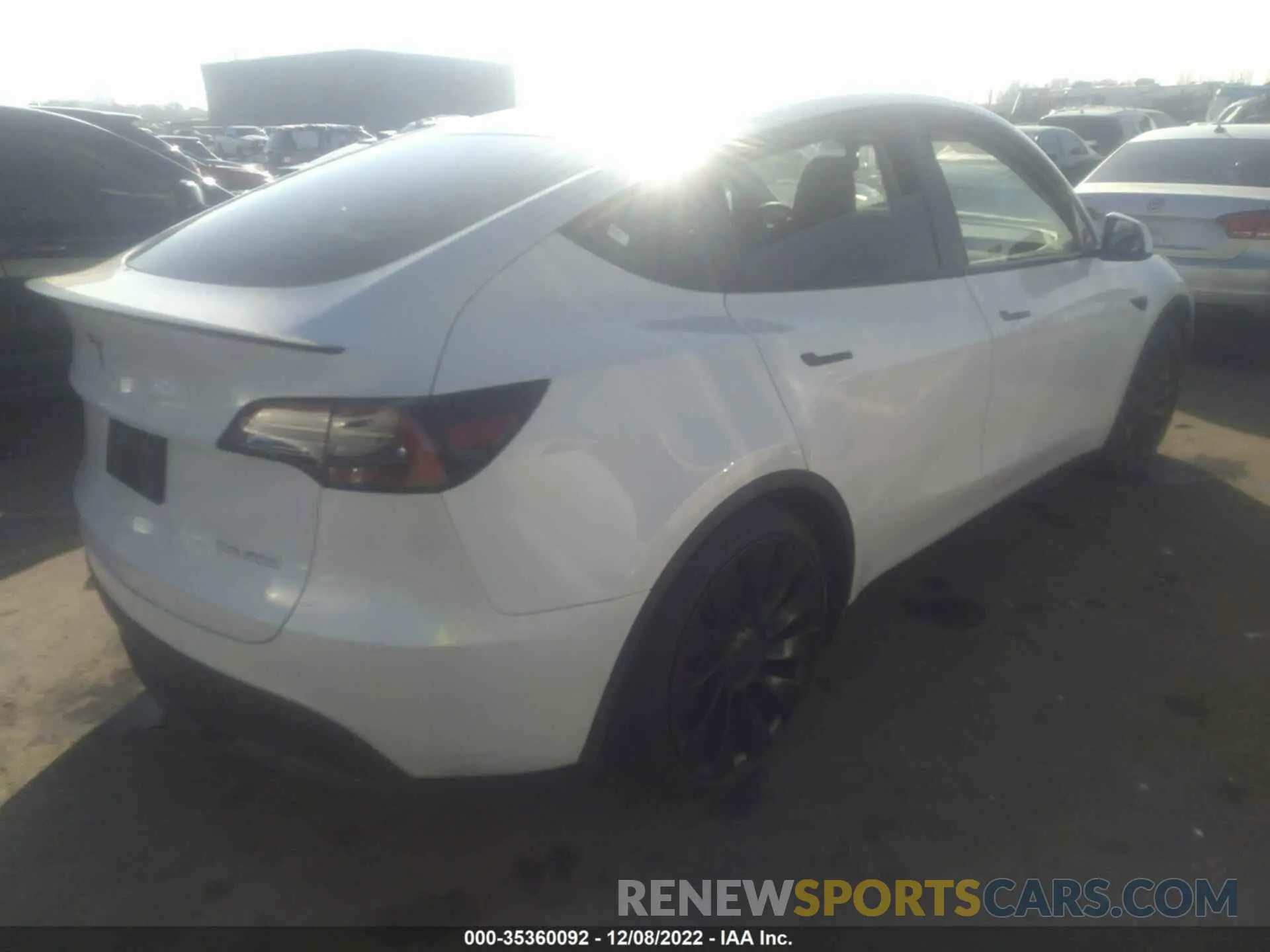 4 fotografías del automóvil dañado 7SAYGDEF1NF392887 TESLA MODEL Y 2022