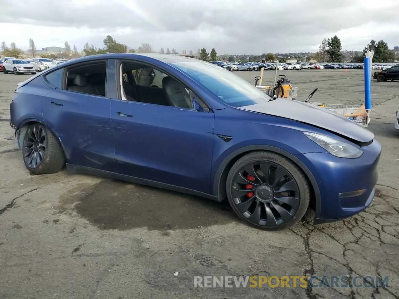 4 fotografías del automóvil dañado 7SAYGDEF1NF453235 TESLA MODEL Y 2022