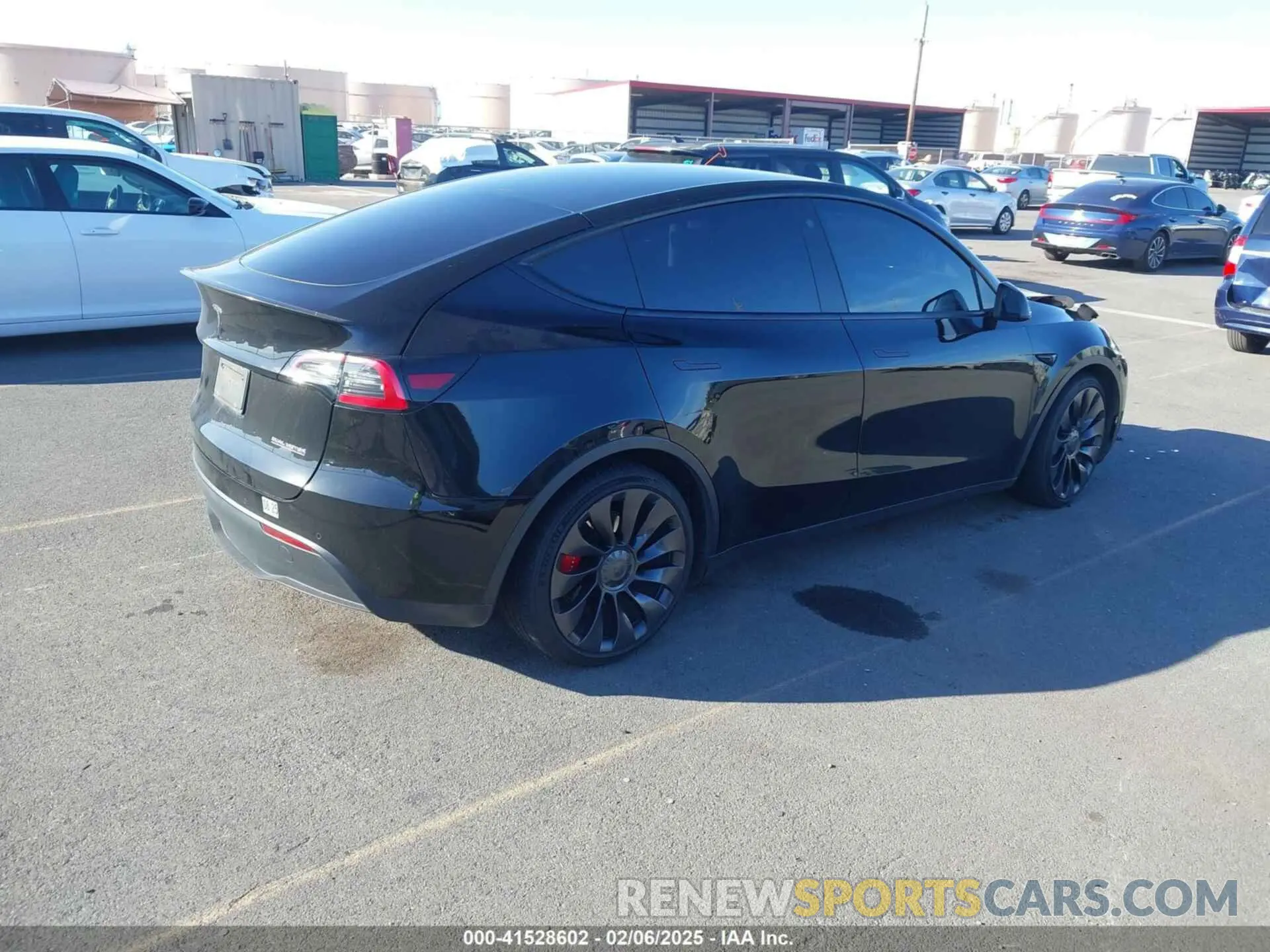 4 fotografías del automóvil dañado 7SAYGDEF1NF453526 TESLA MODEL Y 2022