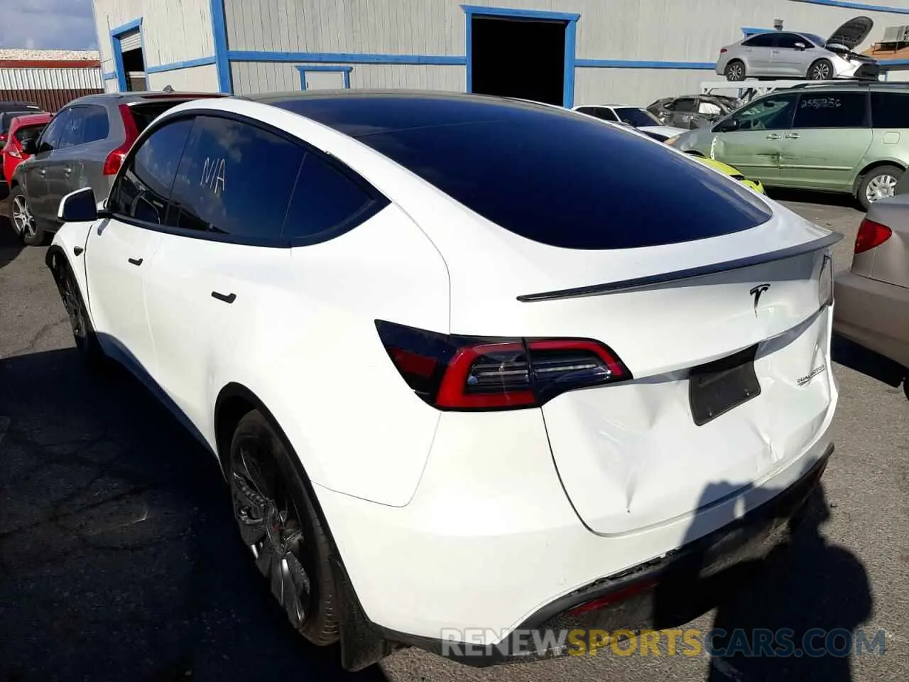 3 fotografías del automóvil dañado 7SAYGDEF1NF488387 TESLA MODEL Y 2022