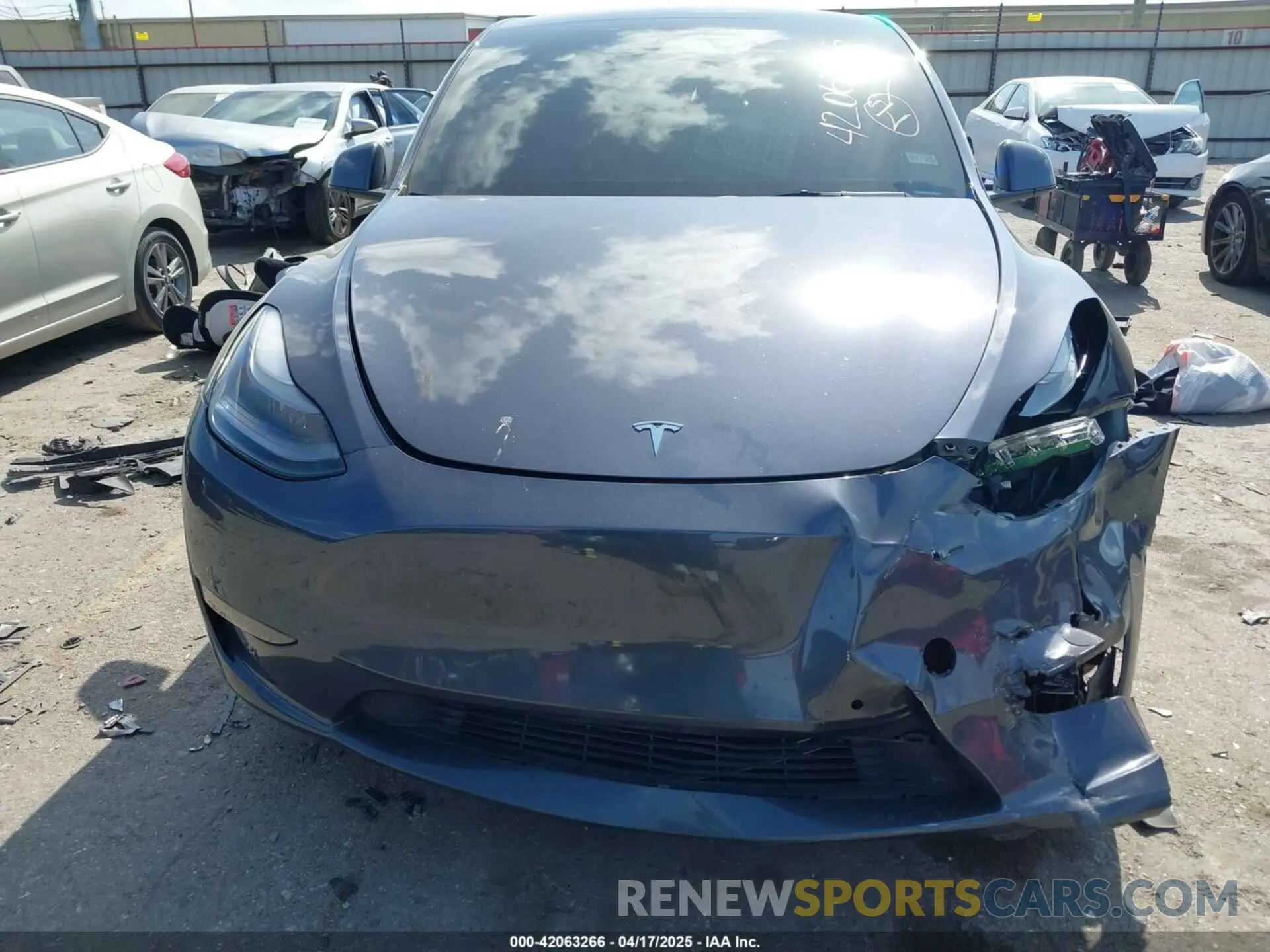 11 fotografías del automóvil dañado 7SAYGDEF1NF508766 TESLA MODEL Y 2022
