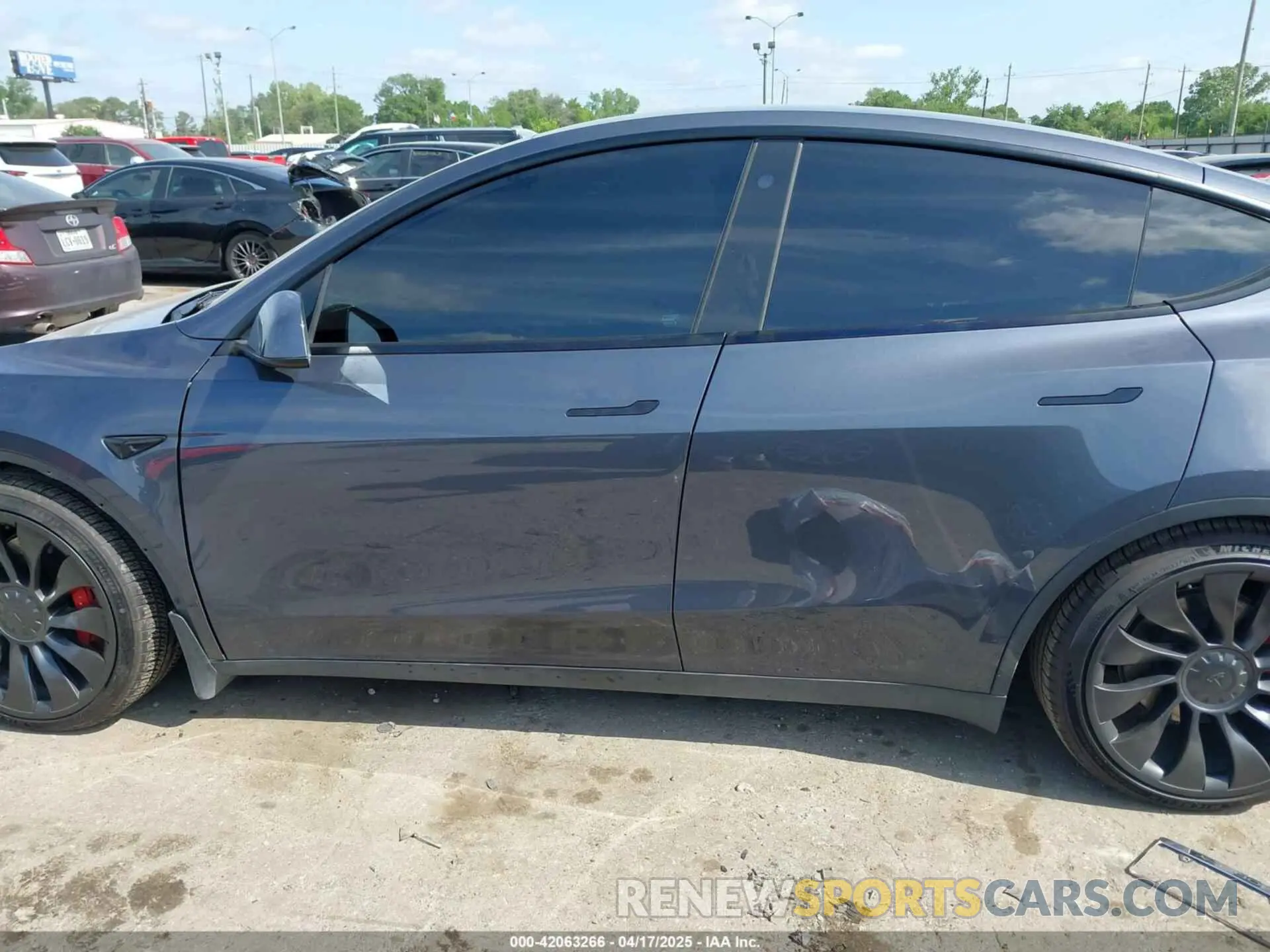 13 fotografías del automóvil dañado 7SAYGDEF1NF508766 TESLA MODEL Y 2022