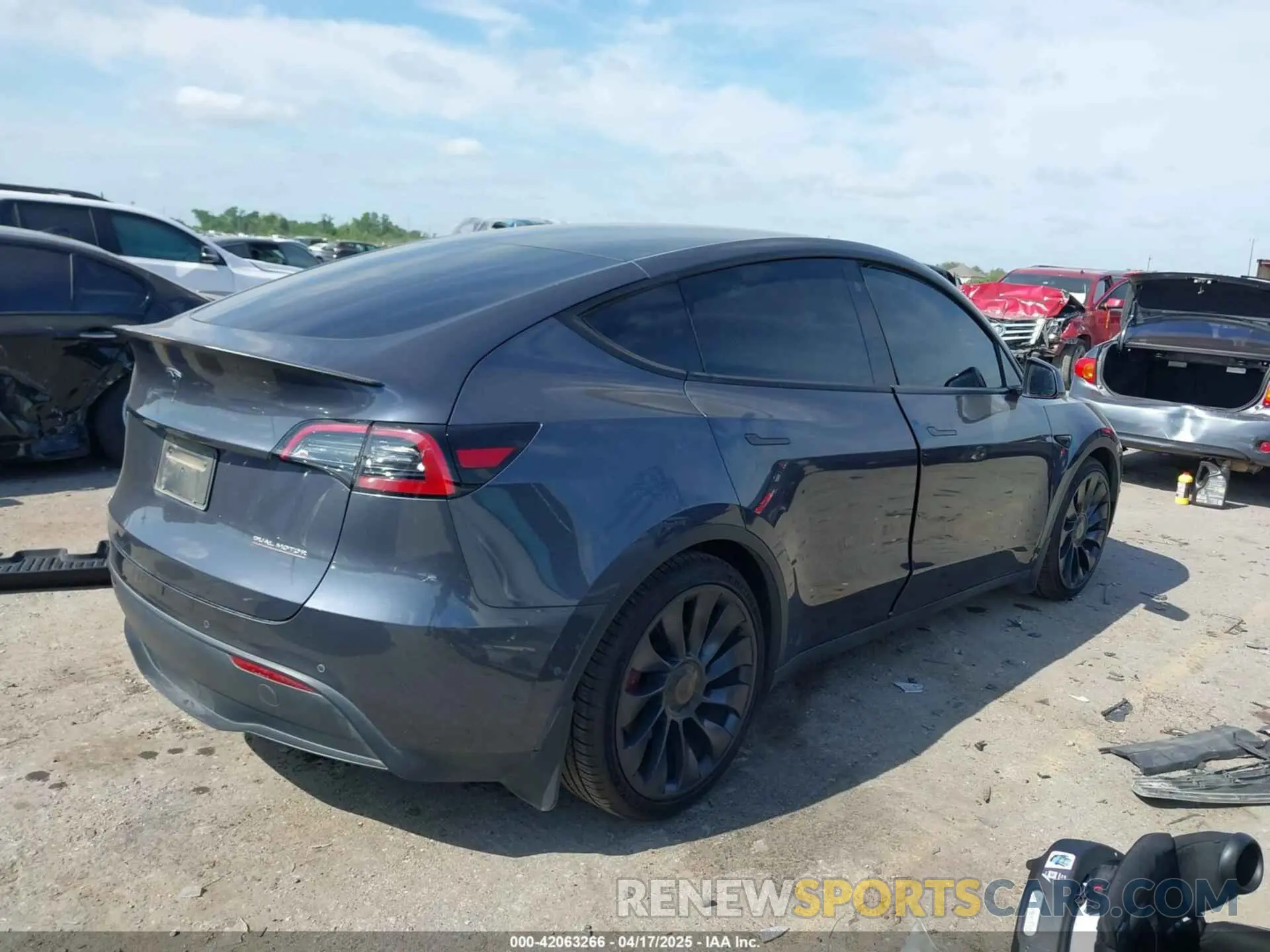 4 fotografías del automóvil dañado 7SAYGDEF1NF508766 TESLA MODEL Y 2022