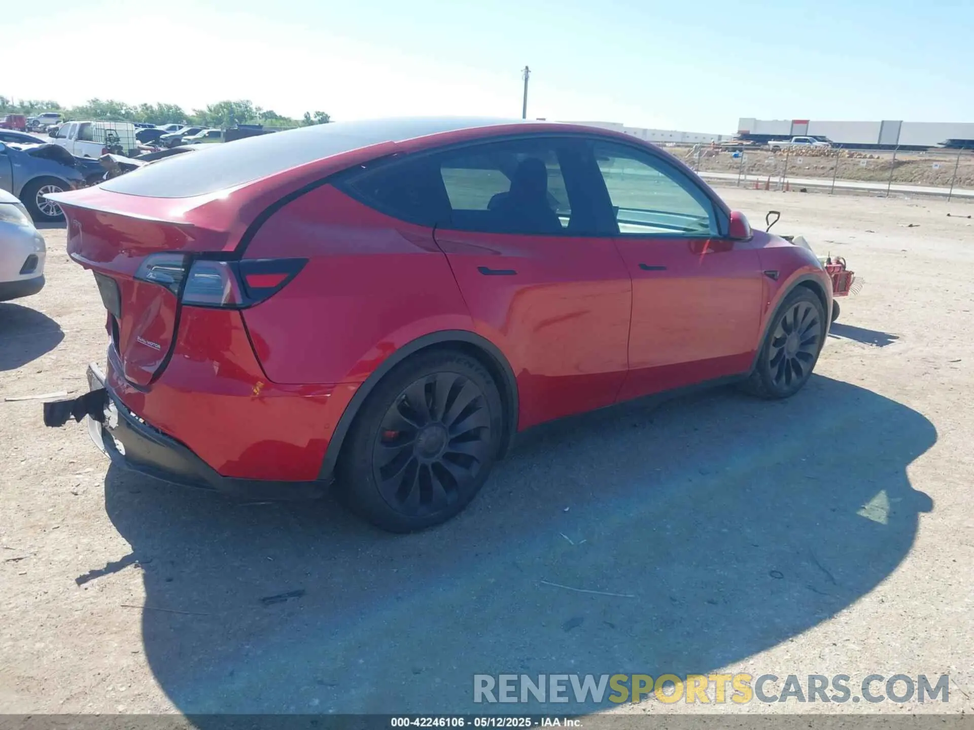 4 fotografías del automóvil dañado 7SAYGDEF2NF323352 TESLA MODEL Y 2022
