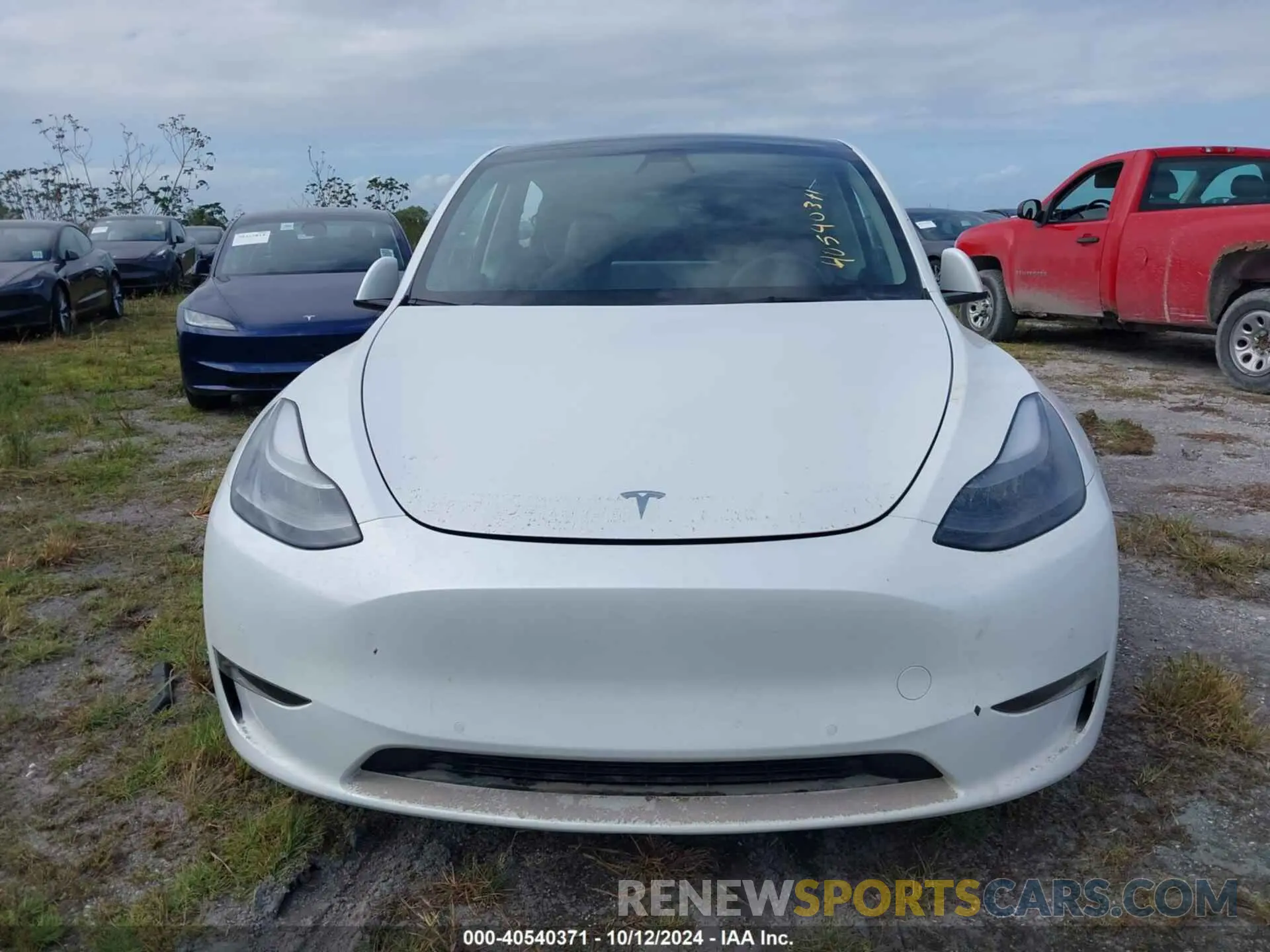 11 fotografías del automóvil dañado 7SAYGDEF2NF327711 TESLA MODEL Y 2022