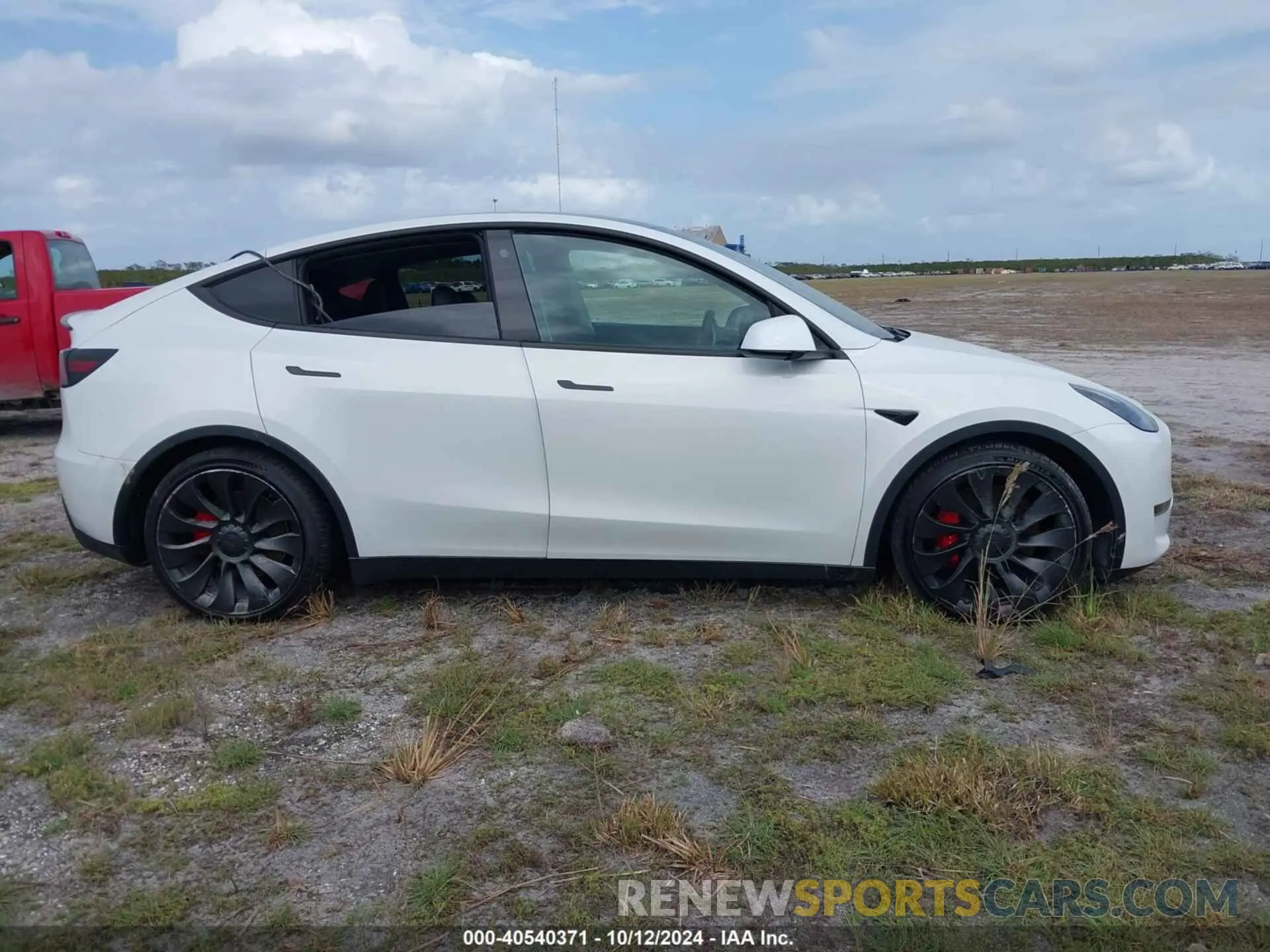 12 fotografías del automóvil dañado 7SAYGDEF2NF327711 TESLA MODEL Y 2022