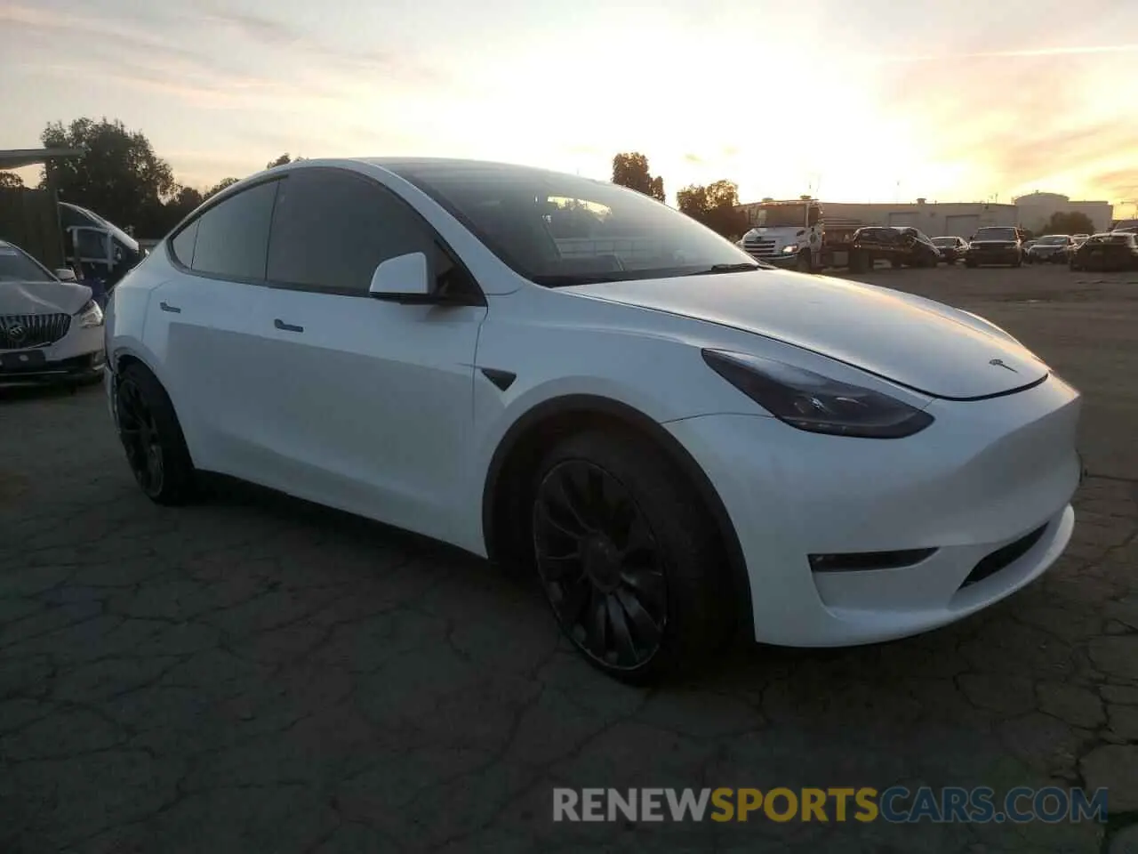 4 fotografías del automóvil dañado 7SAYGDEF2NF388346 TESLA MODEL Y 2022