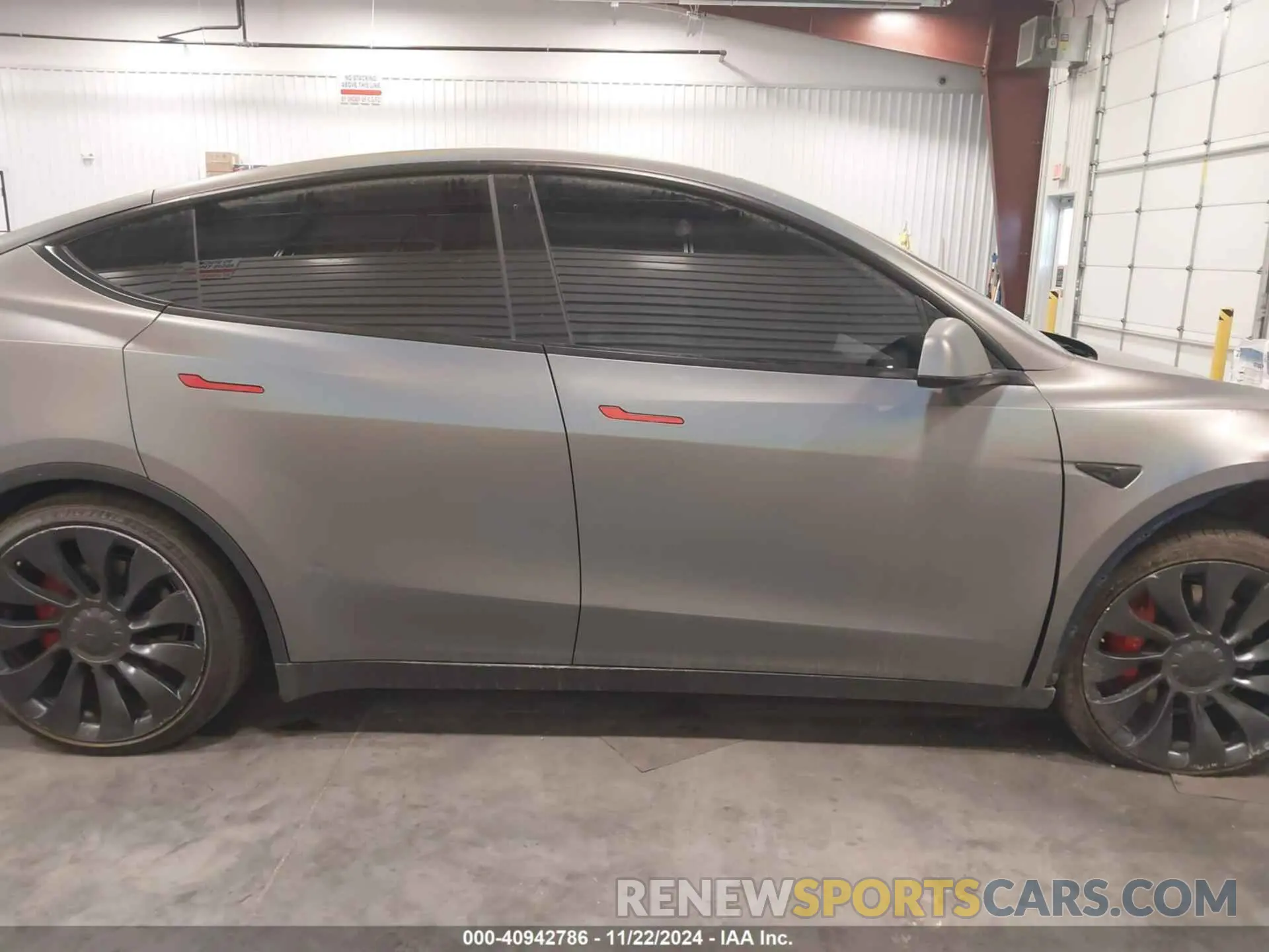 12 fotografías del automóvil dañado 7SAYGDEF2NF491069 TESLA MODEL Y 2022