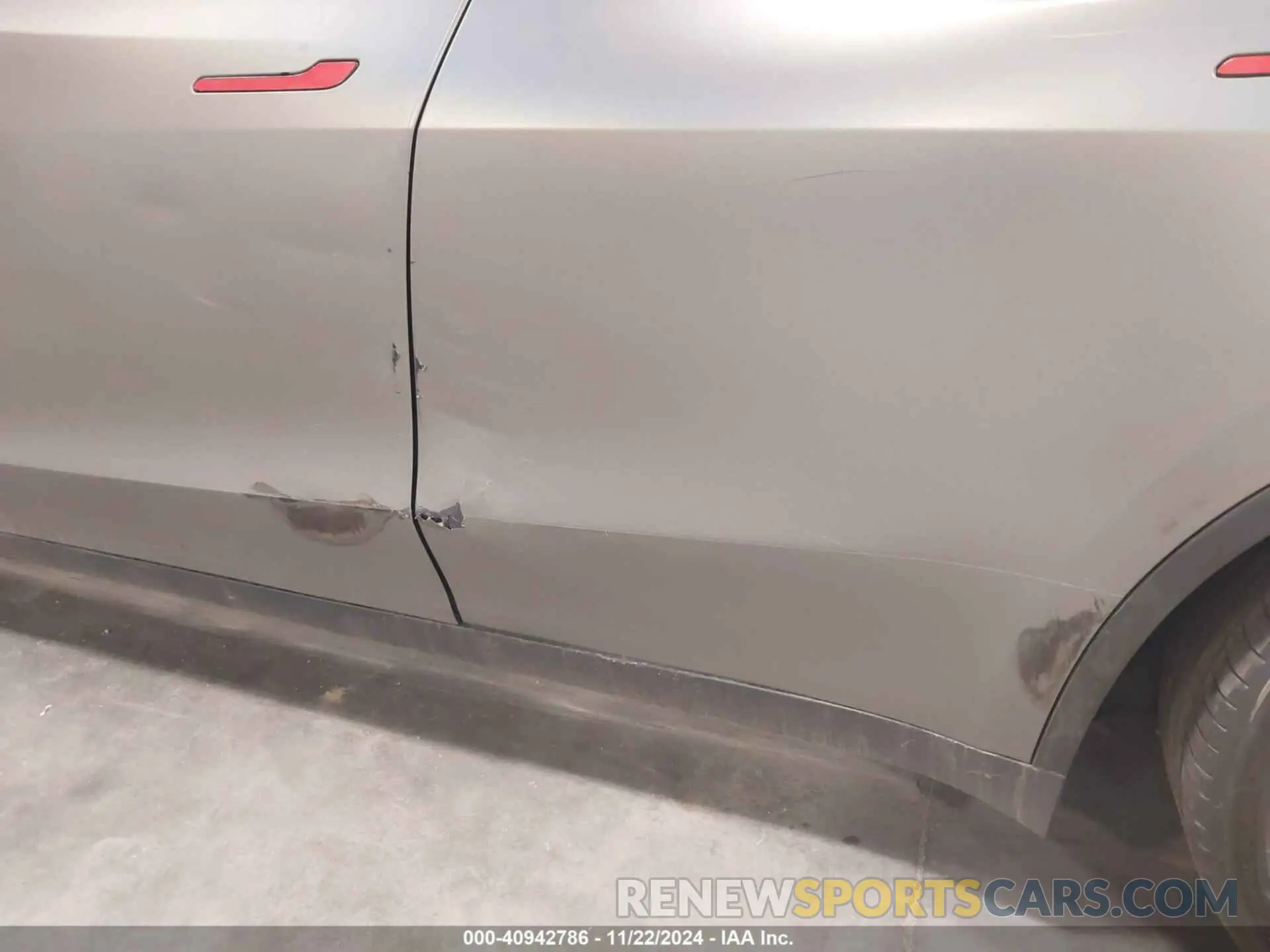 18 fotografías del automóvil dañado 7SAYGDEF2NF491069 TESLA MODEL Y 2022