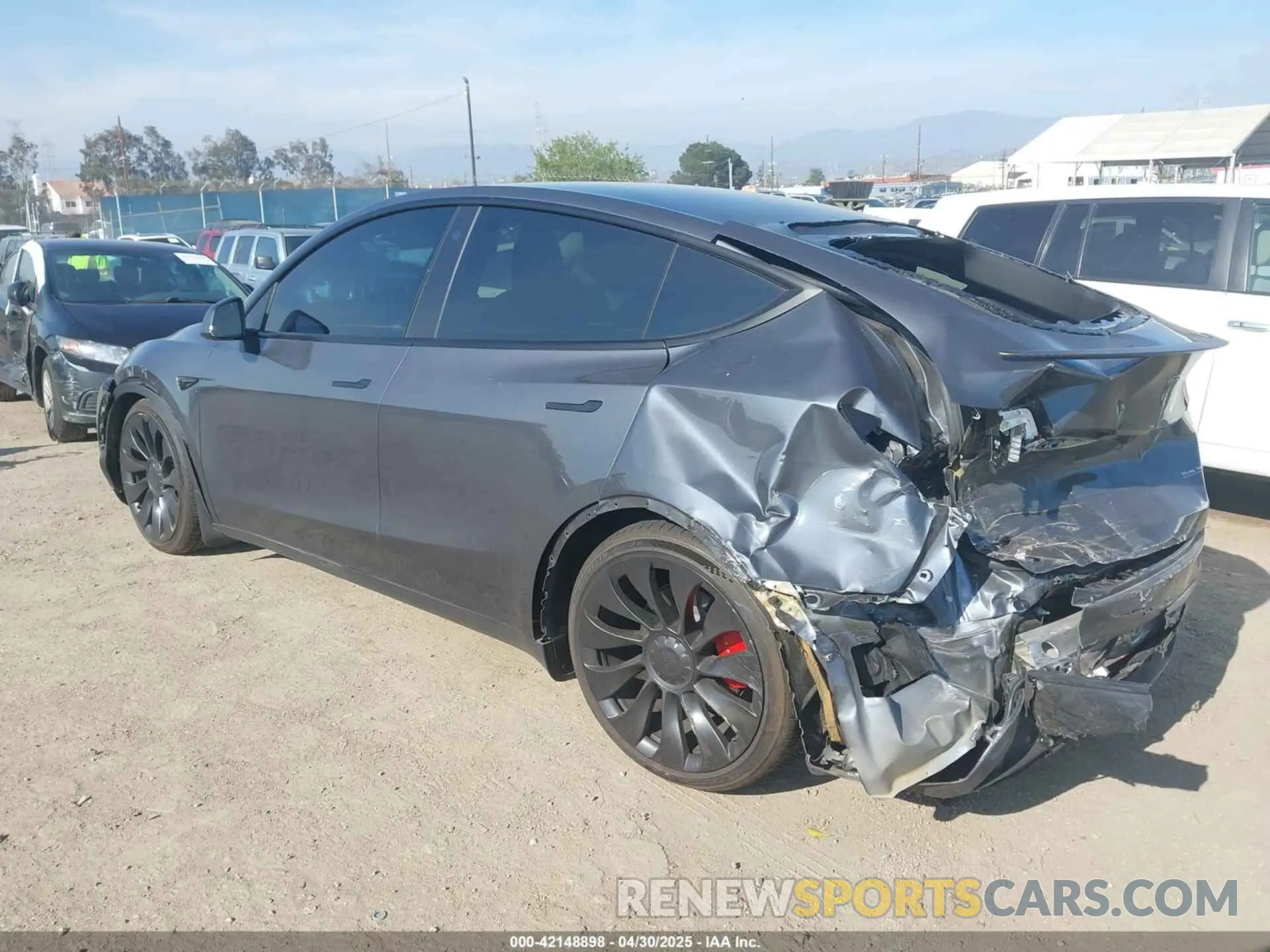 3 fotografías del automóvil dañado 7SAYGDEF2NF543493 TESLA MODEL Y 2022
