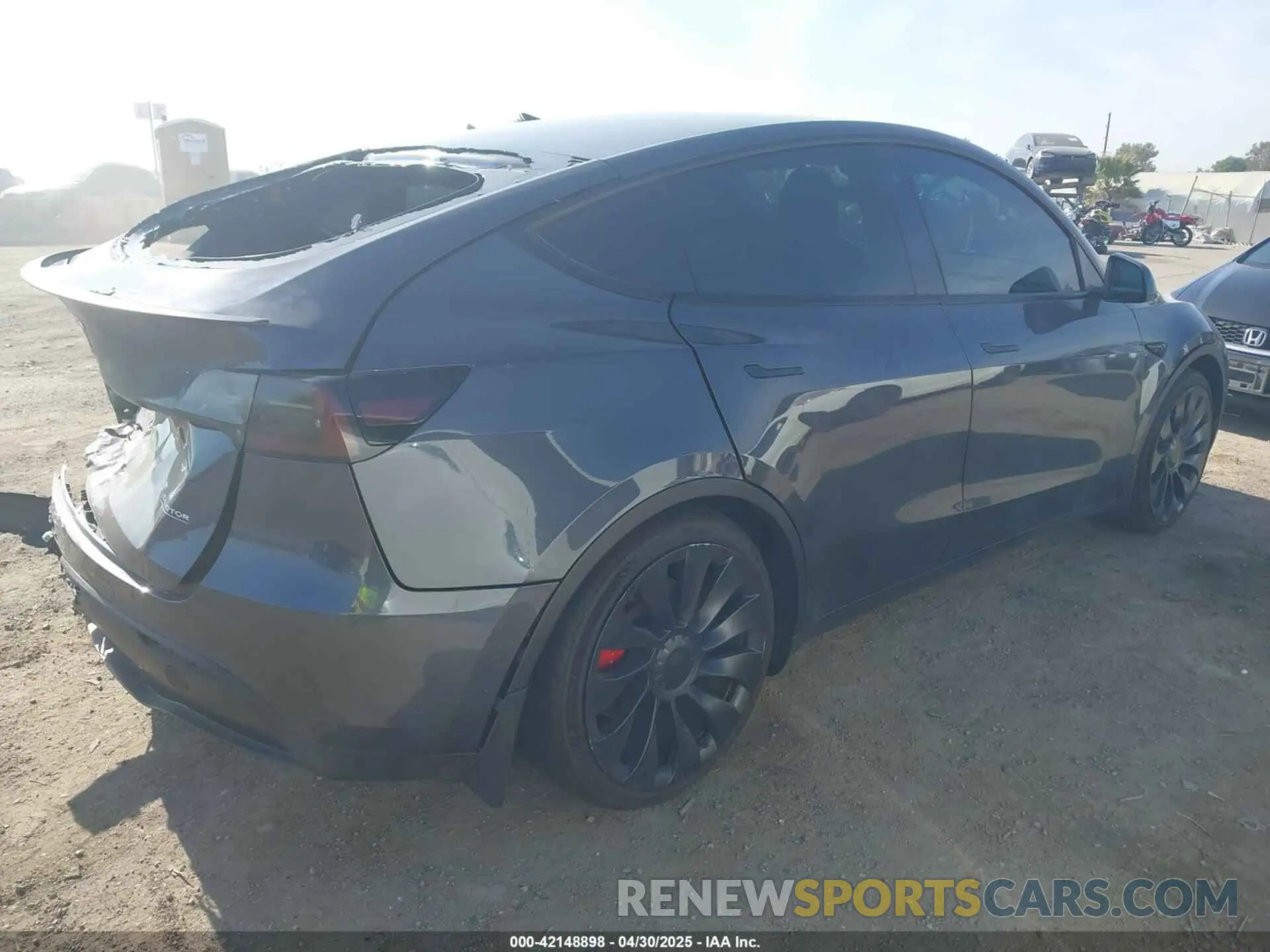 4 fotografías del automóvil dañado 7SAYGDEF2NF543493 TESLA MODEL Y 2022