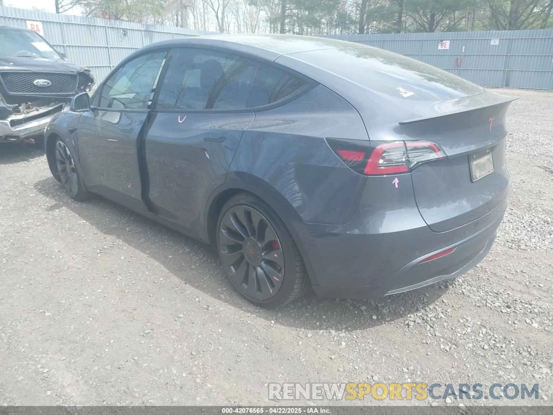 3 fotografías del automóvil dañado 7SAYGDEF3NF324705 TESLA MODEL Y 2022