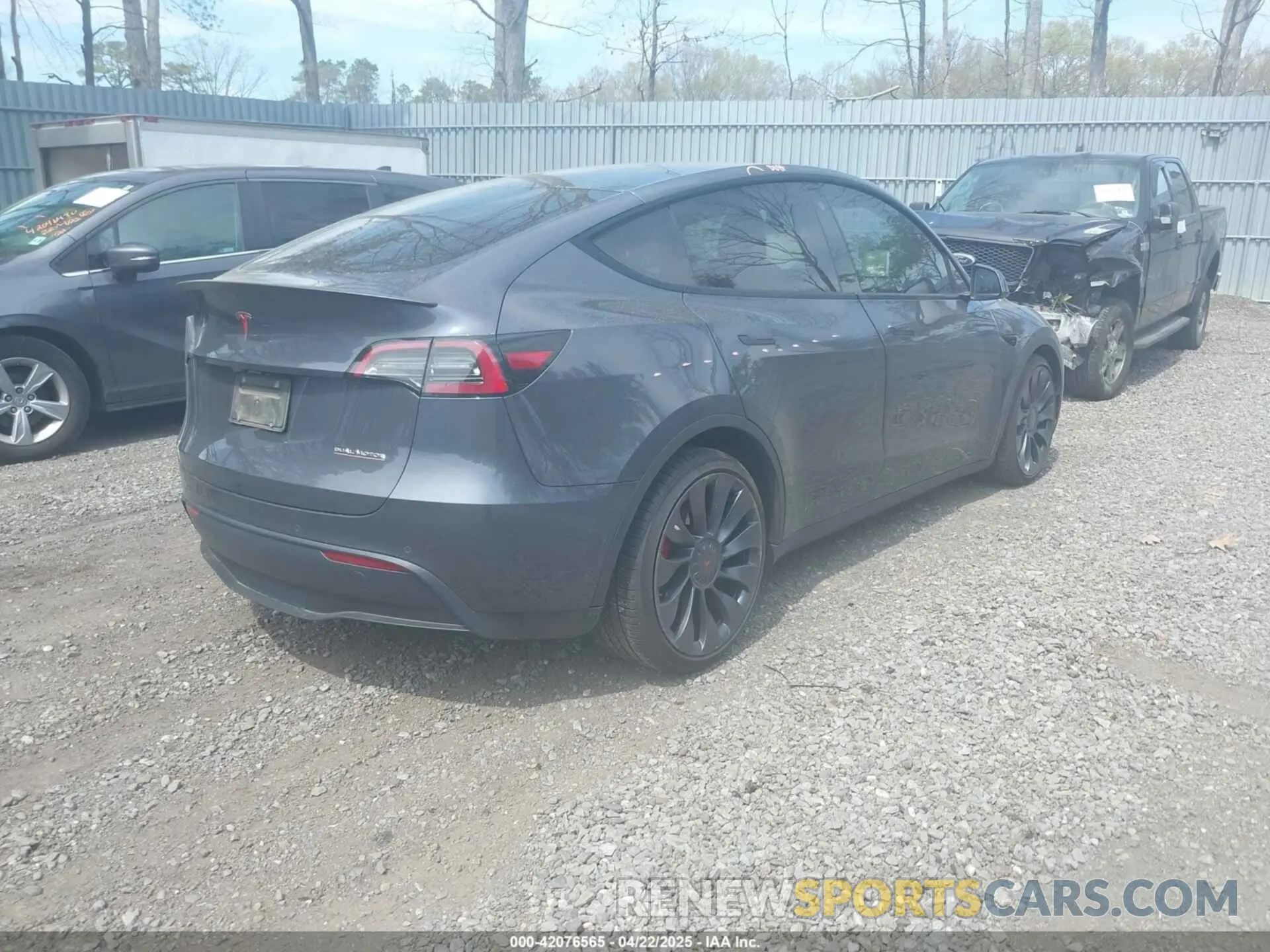 4 fotografías del automóvil dañado 7SAYGDEF3NF324705 TESLA MODEL Y 2022