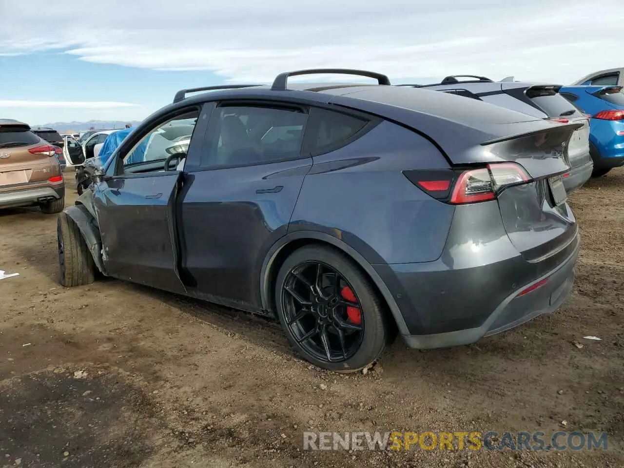2 fotografías del automóvil dañado 7SAYGDEF3NF326213 TESLA MODEL Y 2022