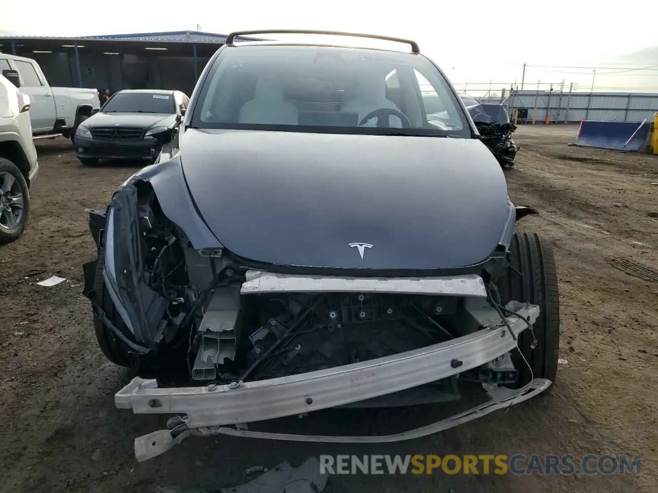 5 fotografías del automóvil dañado 7SAYGDEF3NF326213 TESLA MODEL Y 2022