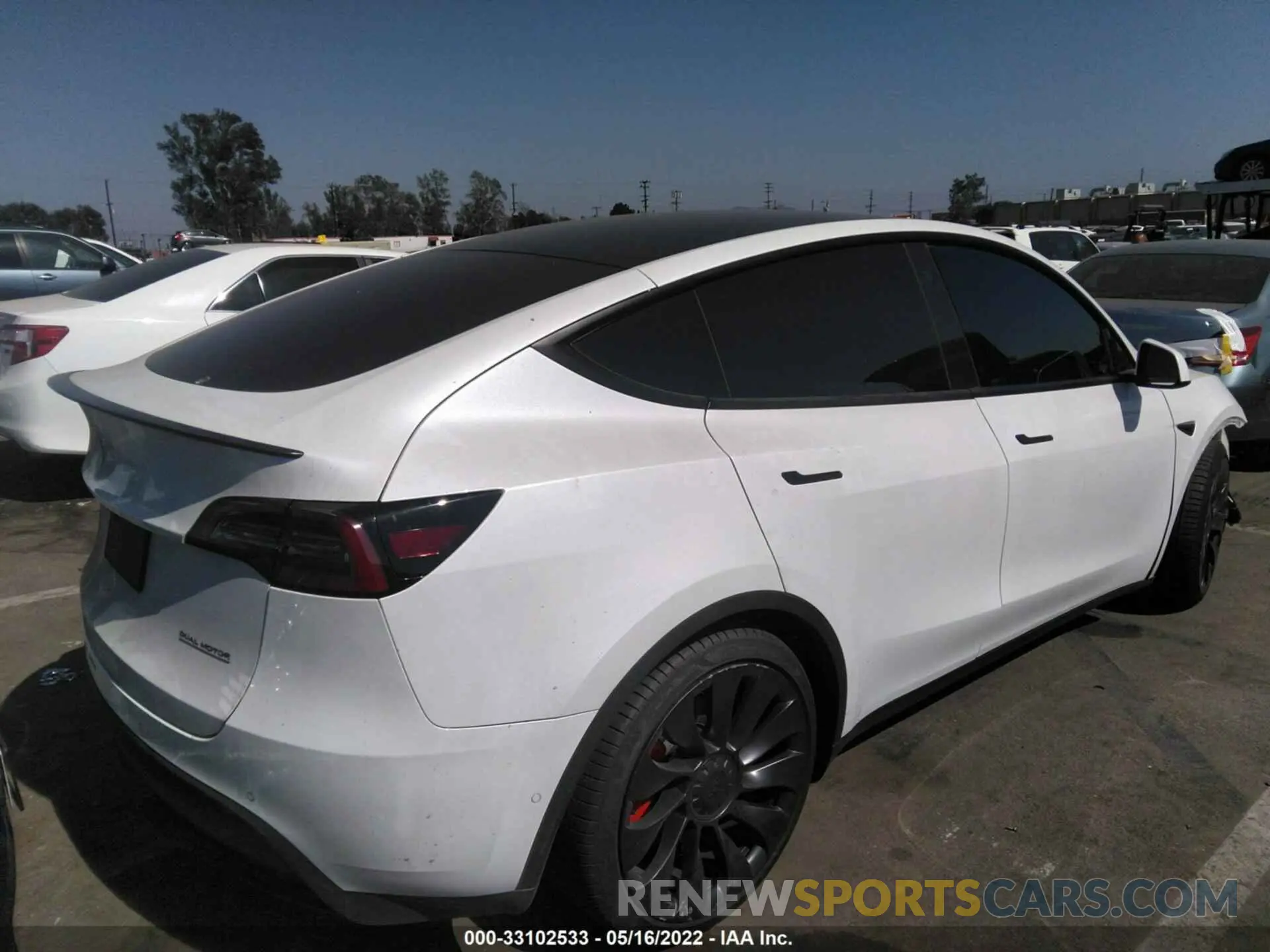 4 fotografías del automóvil dañado 7SAYGDEF3NF394074 TESLA MODEL Y 2022