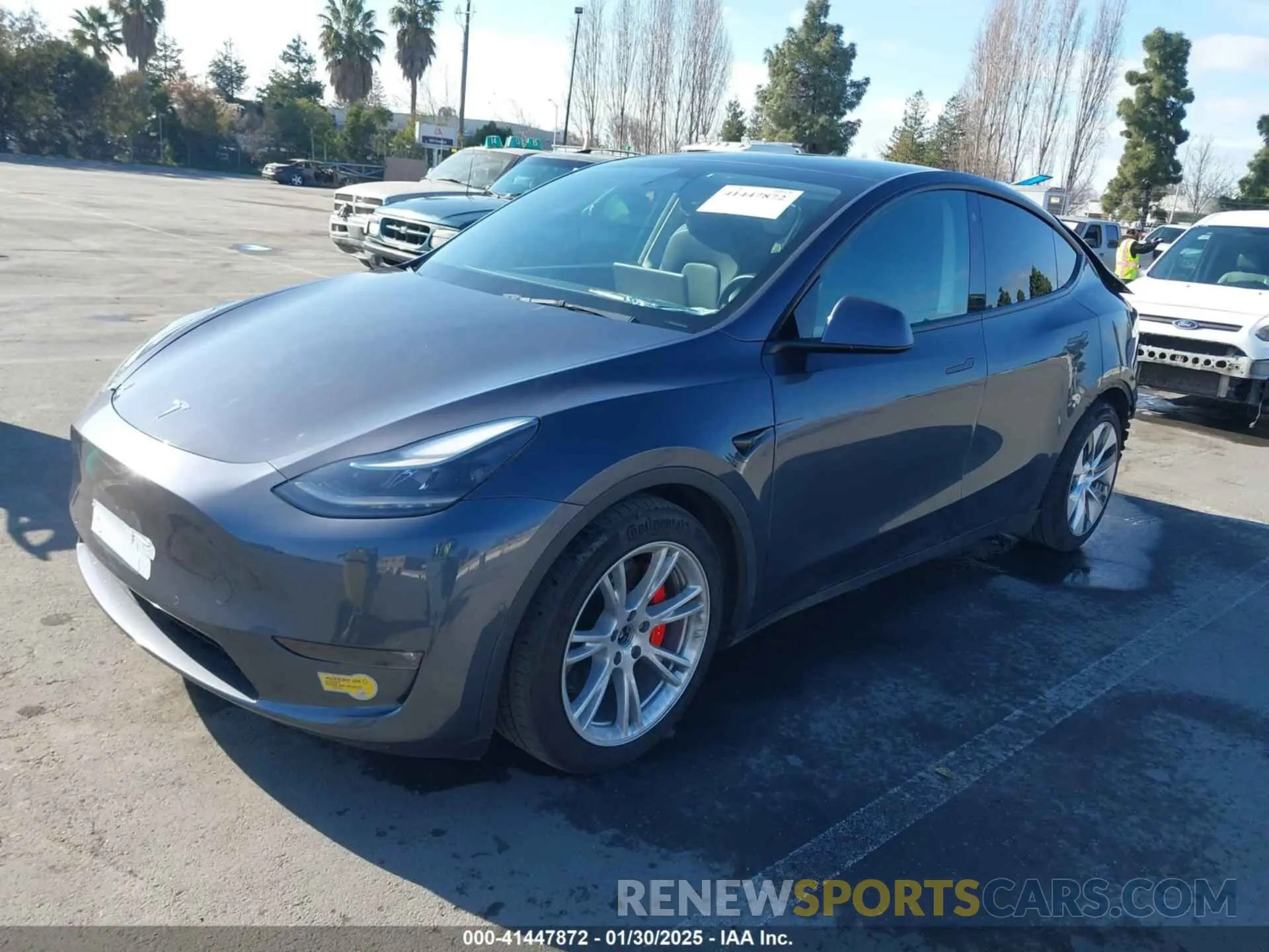 2 fotografías del automóvil dañado 7SAYGDEF3NF403775 TESLA MODEL Y 2022