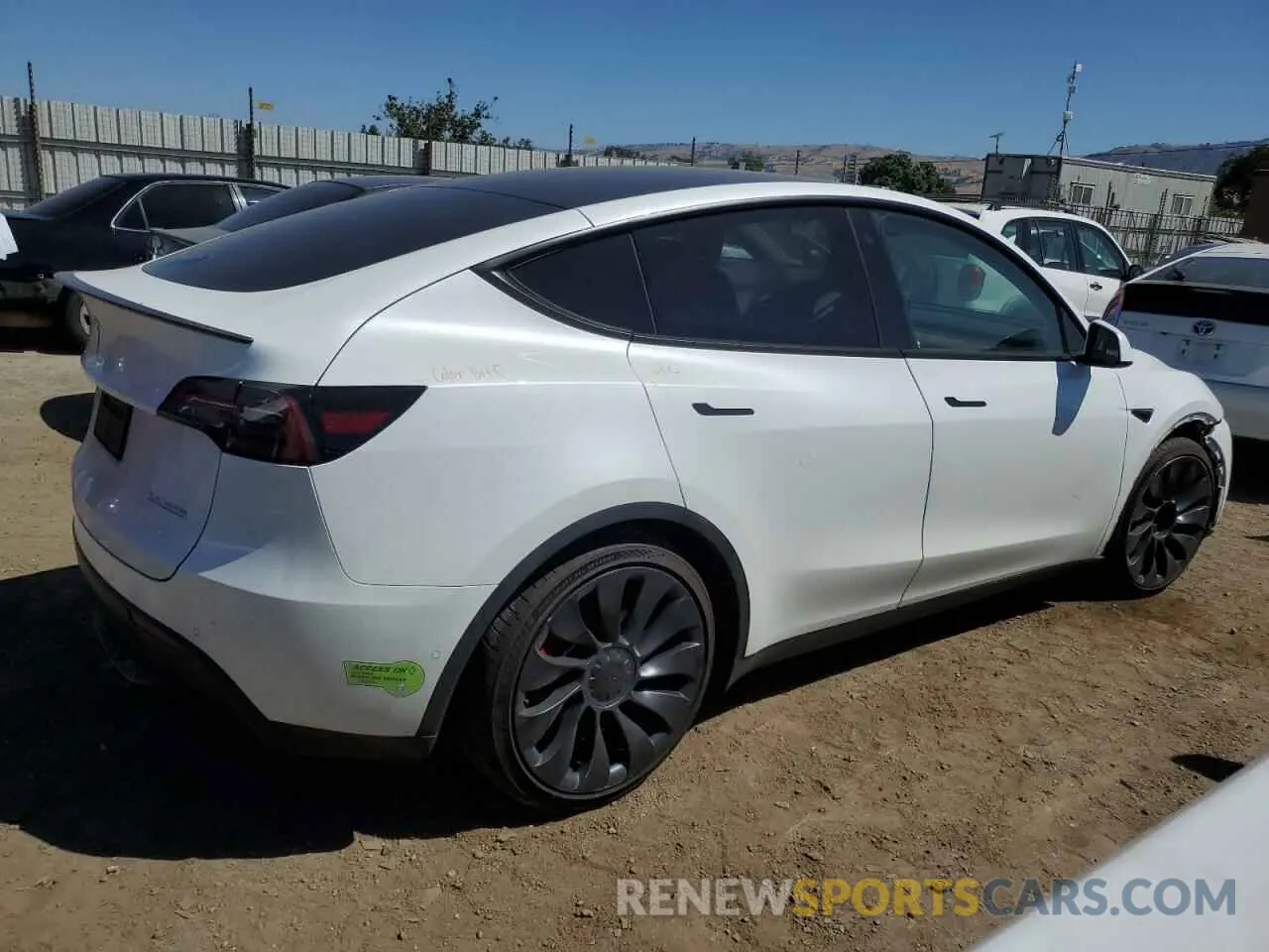3 fotografías del automóvil dañado 7SAYGDEF3NF486656 TESLA MODEL Y 2022