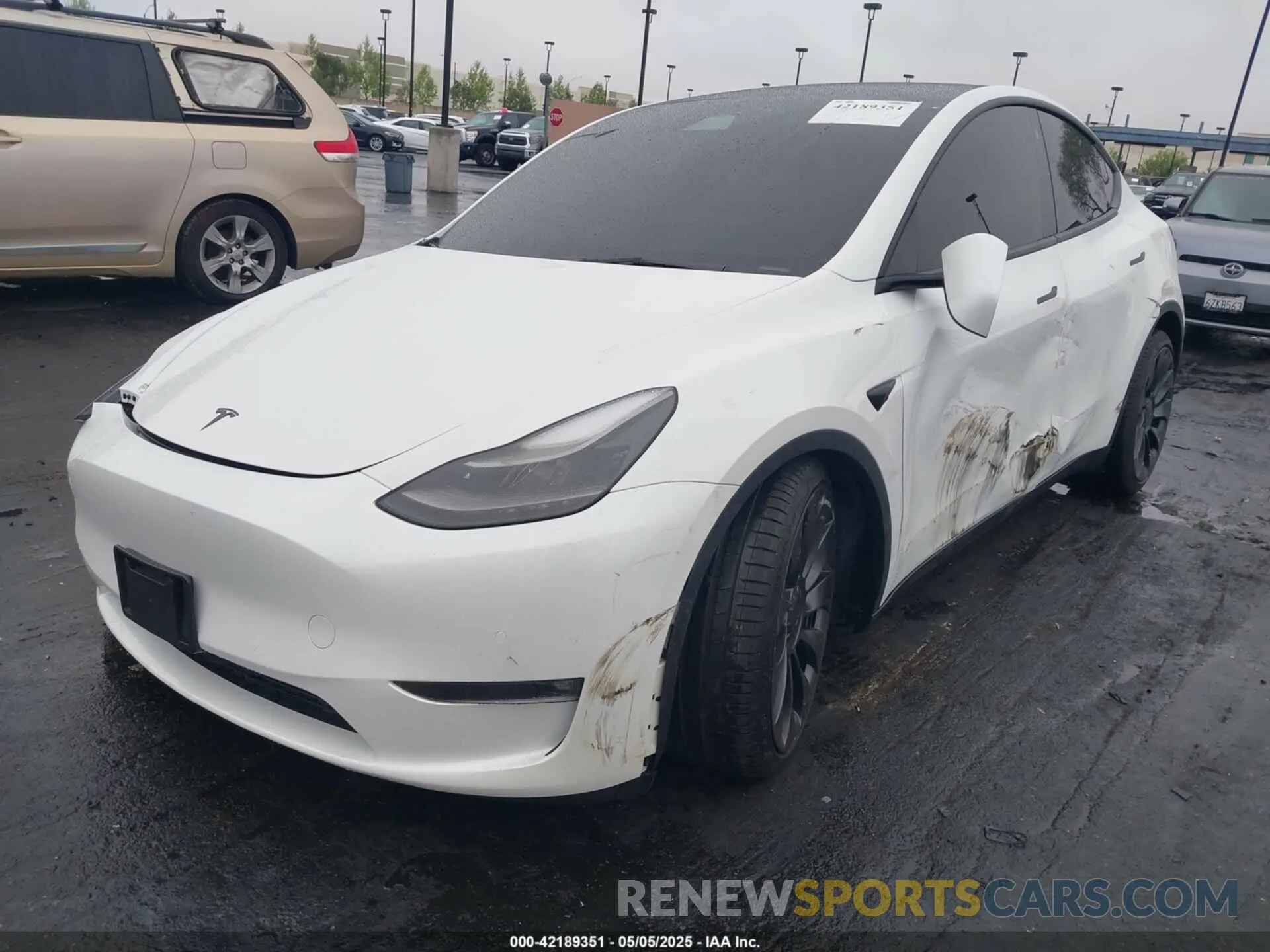 2 fotografías del automóvil dañado 7SAYGDEF4NF411416 TESLA MODEL Y 2022