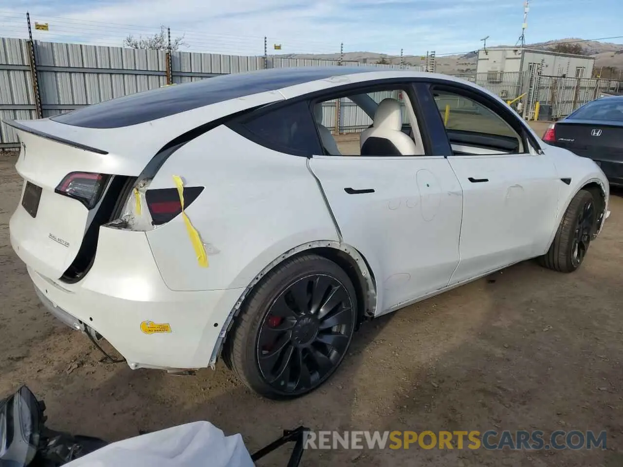 3 fotografías del automóvil dañado 7SAYGDEF4NF511189 TESLA MODEL Y 2022