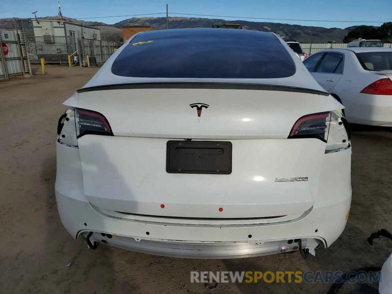 6 fotografías del automóvil dañado 7SAYGDEF4NF511189 TESLA MODEL Y 2022