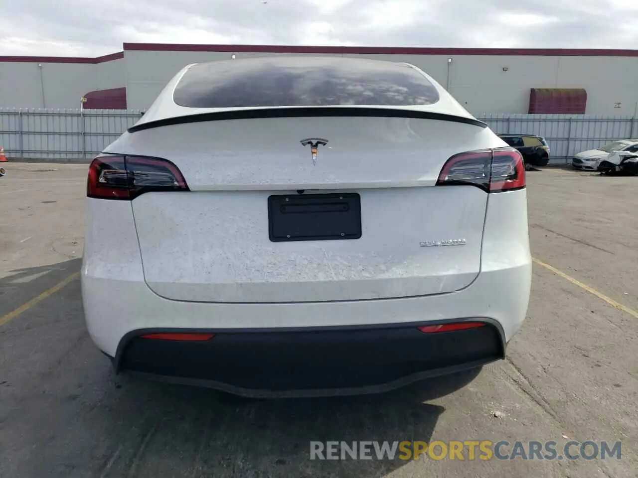 6 fotografías del automóvil dañado 7SAYGDEF4NF545889 TESLA MODEL Y 2022