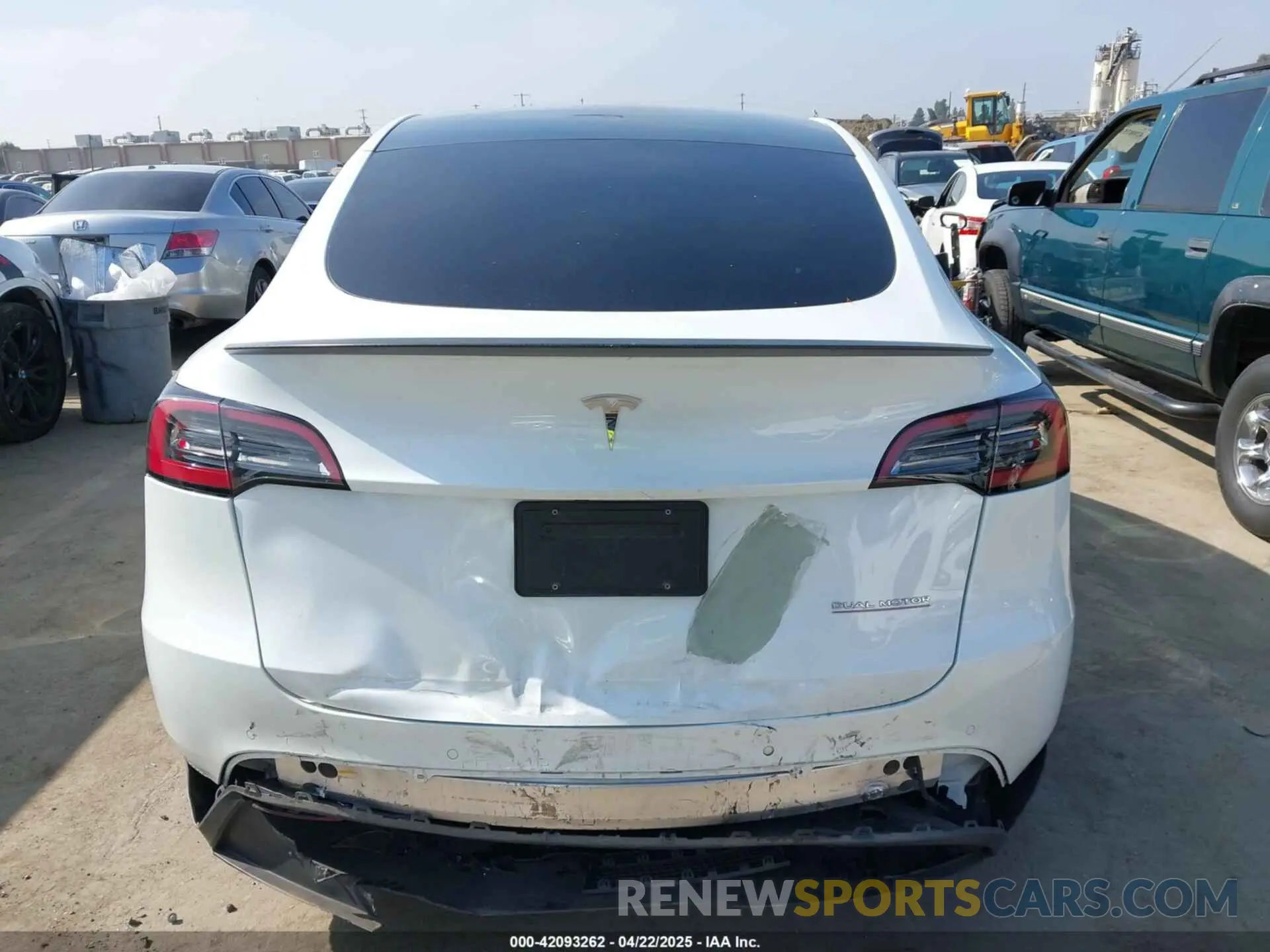 16 fotografías del automóvil dañado 7SAYGDEF4NF555239 TESLA MODEL Y 2022