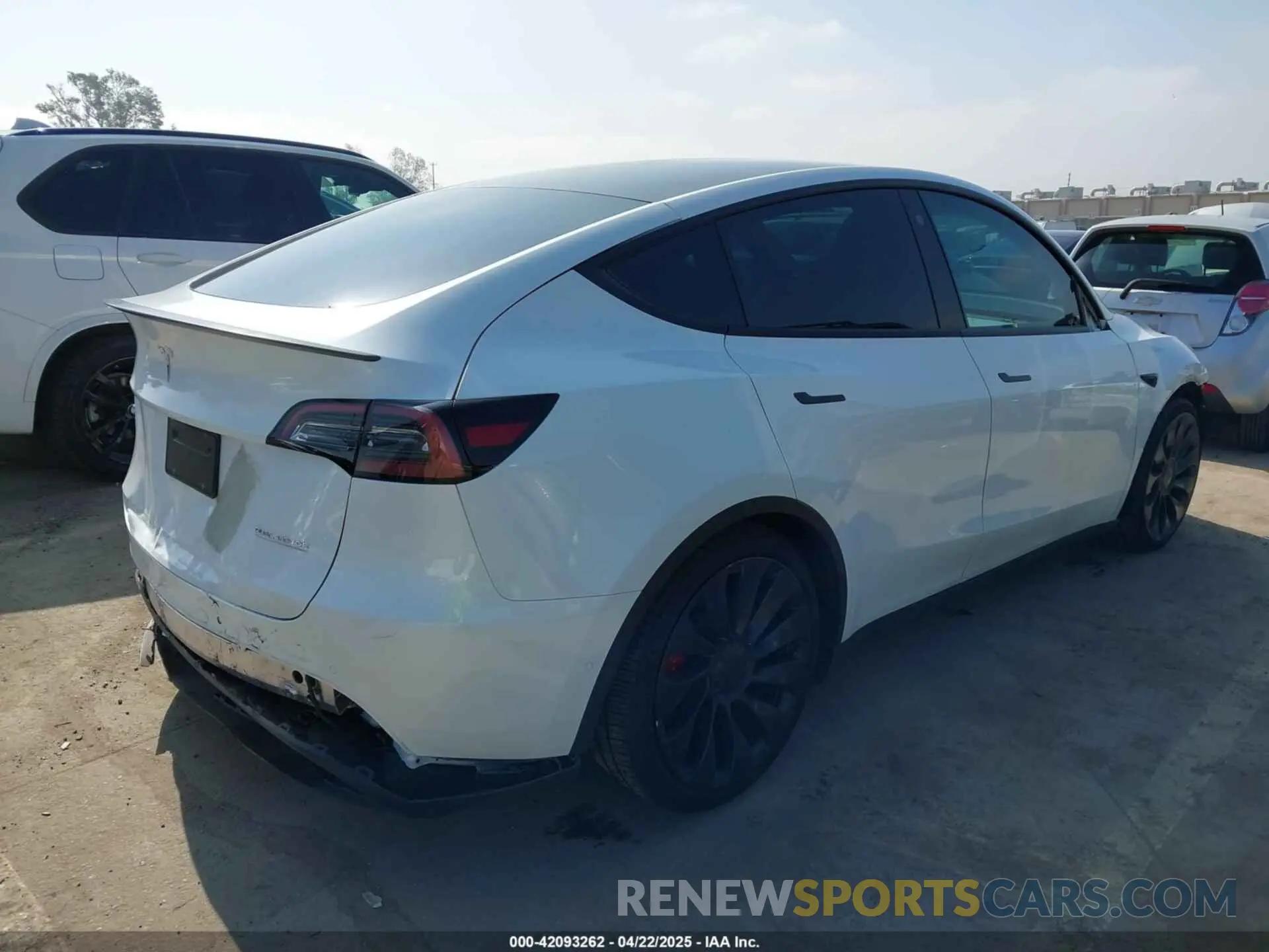 4 fotografías del automóvil dañado 7SAYGDEF4NF555239 TESLA MODEL Y 2022