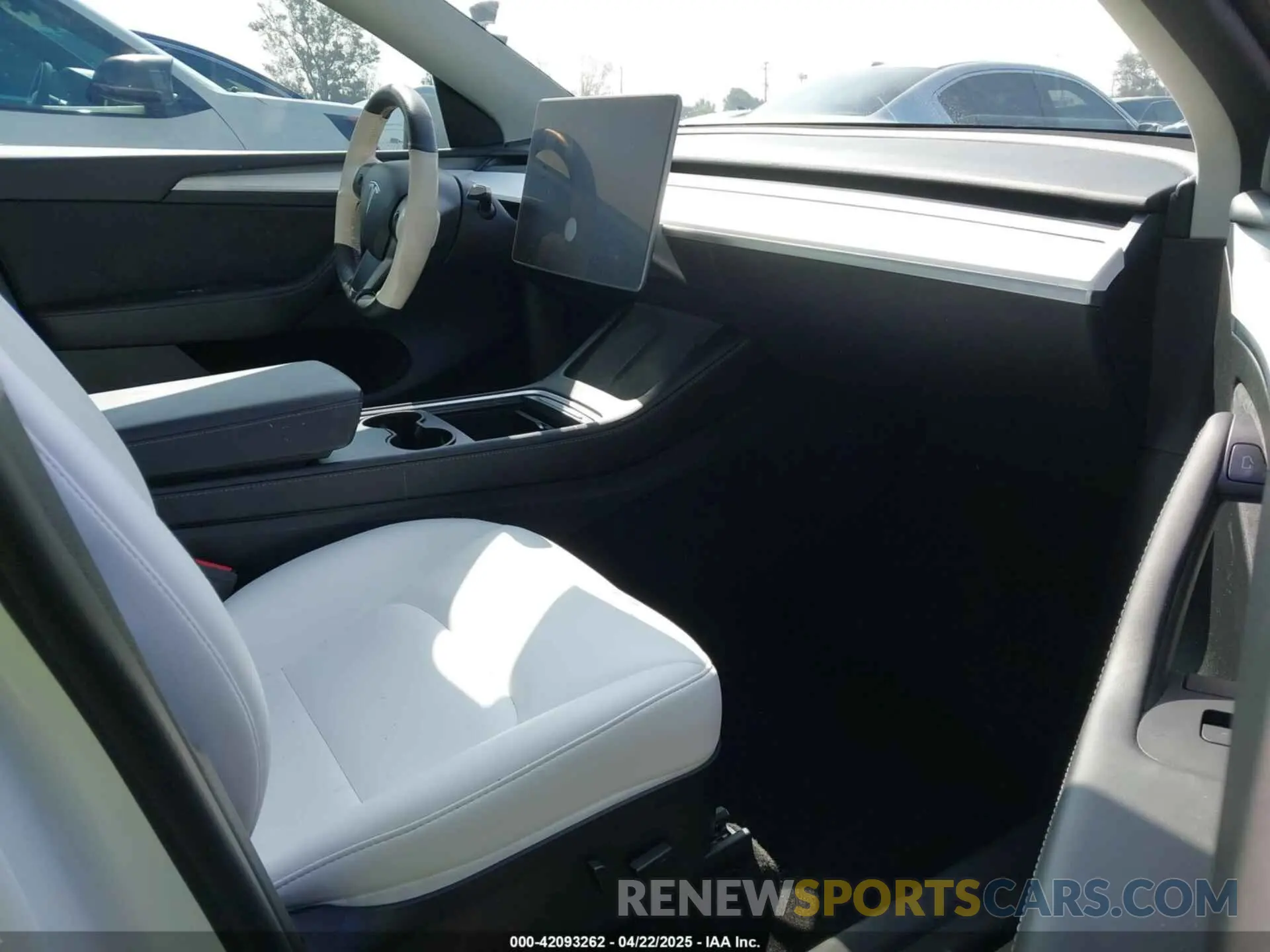 5 fotografías del automóvil dañado 7SAYGDEF4NF555239 TESLA MODEL Y 2022