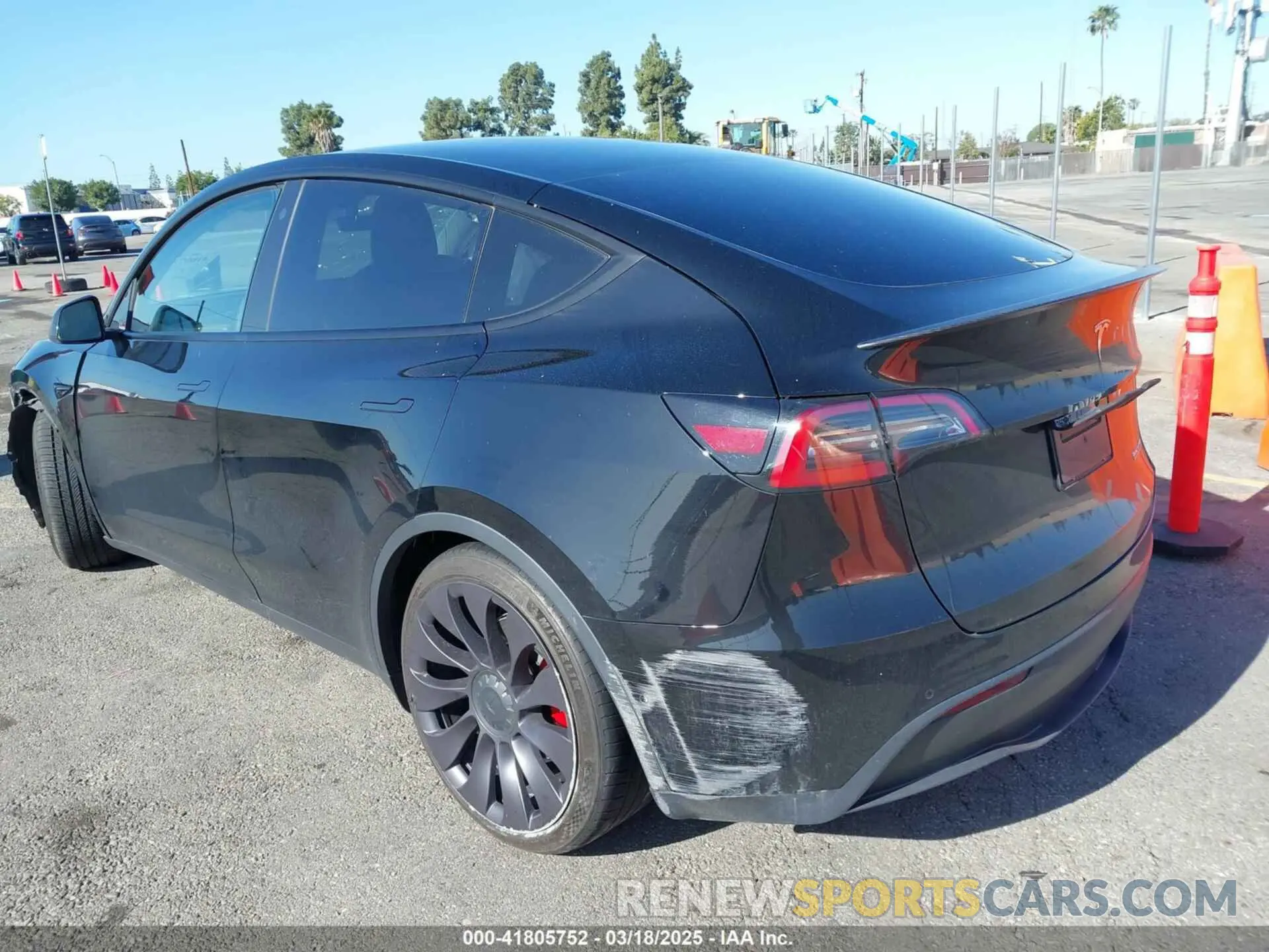 3 fotografías del automóvil dañado 7SAYGDEF5NF336693 TESLA MODEL Y 2022