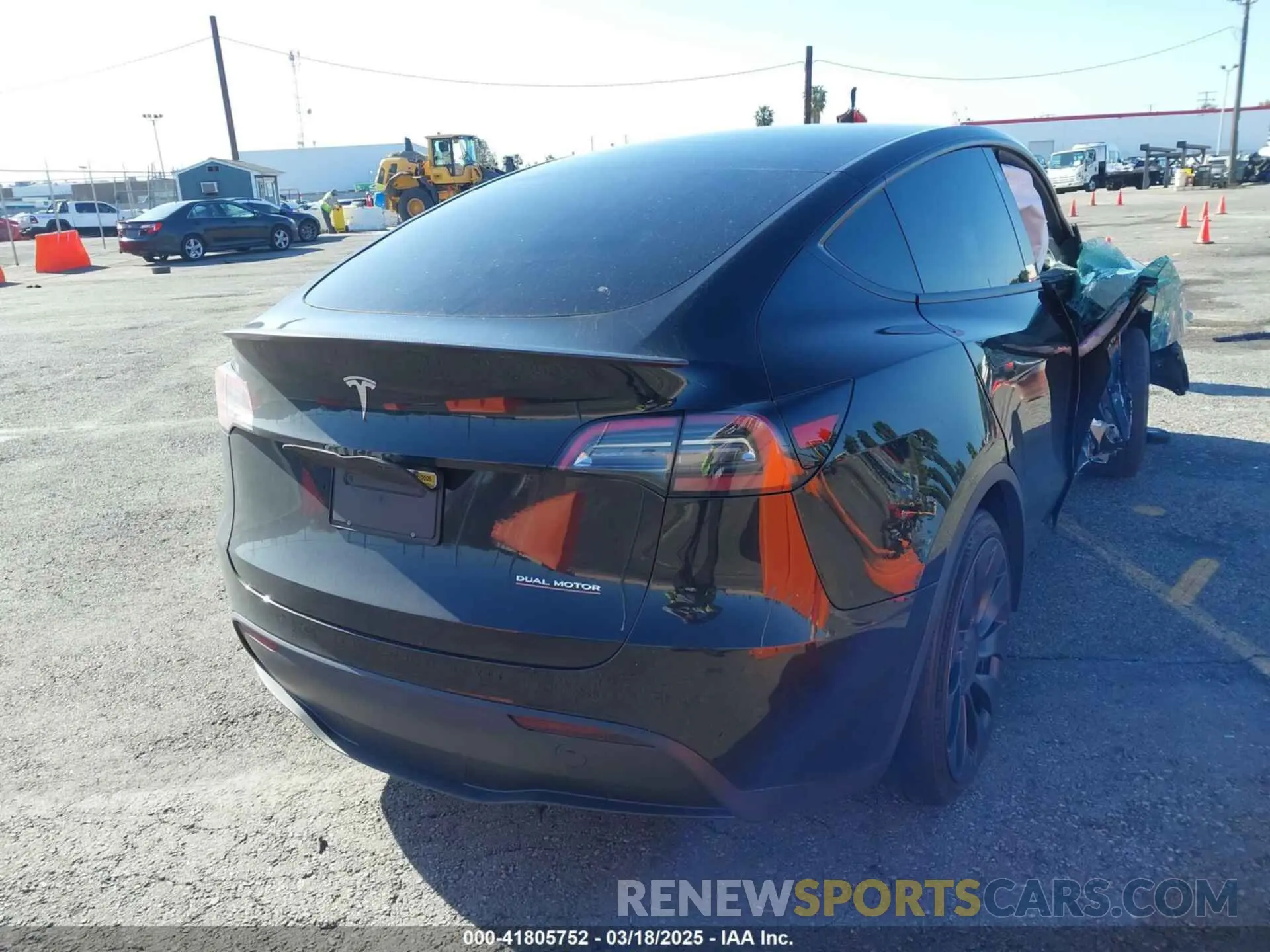4 fotografías del automóvil dañado 7SAYGDEF5NF336693 TESLA MODEL Y 2022
