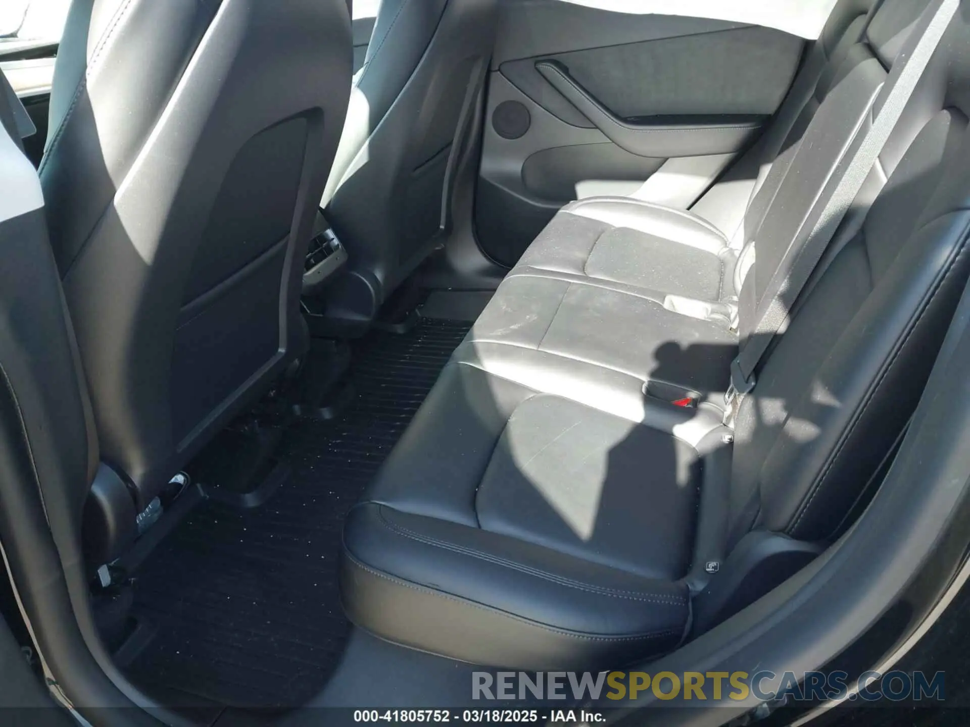 8 fotografías del automóvil dañado 7SAYGDEF5NF336693 TESLA MODEL Y 2022