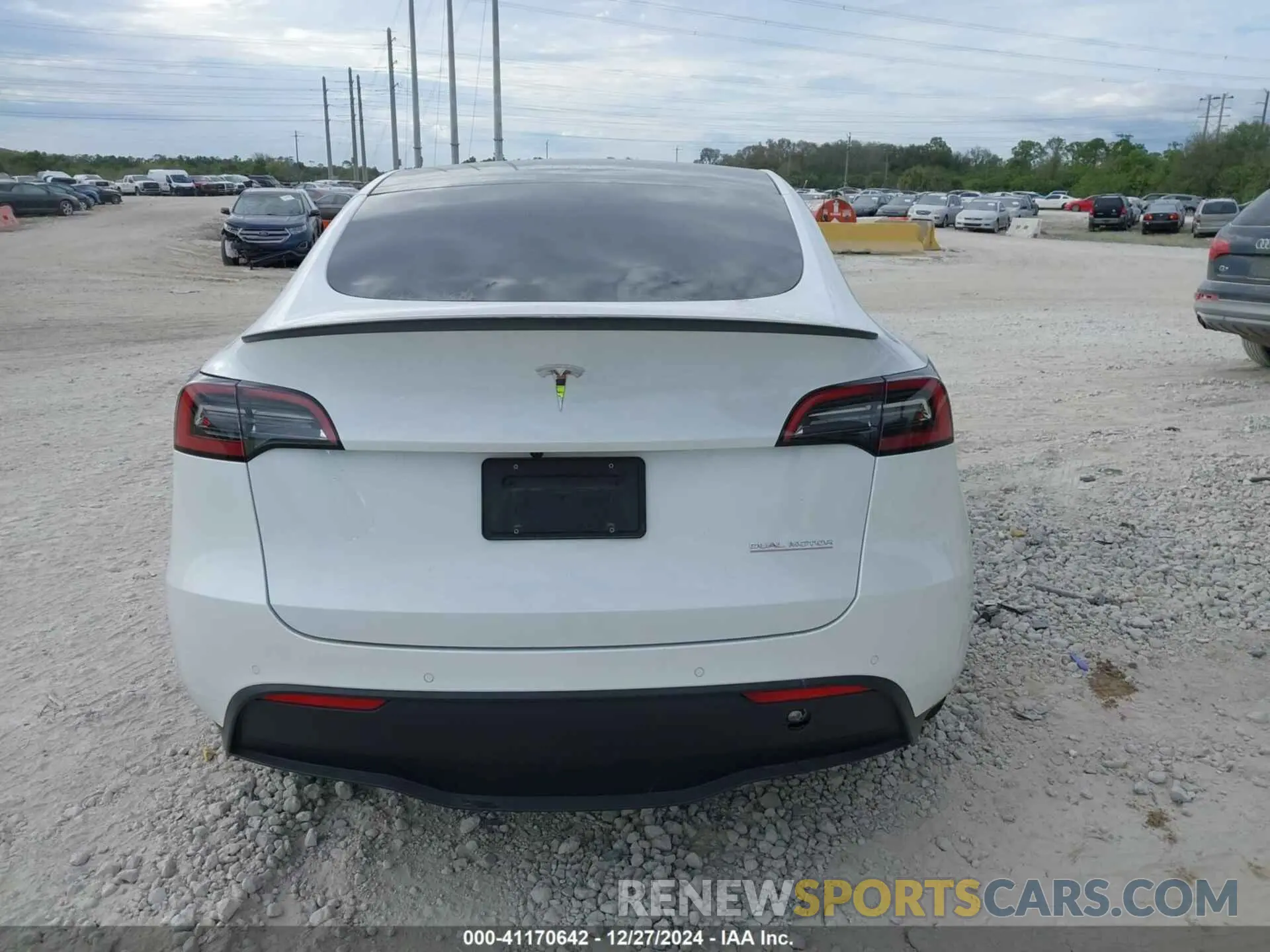 16 fotografías del automóvil dañado 7SAYGDEF5NF379205 TESLA MODEL Y 2022