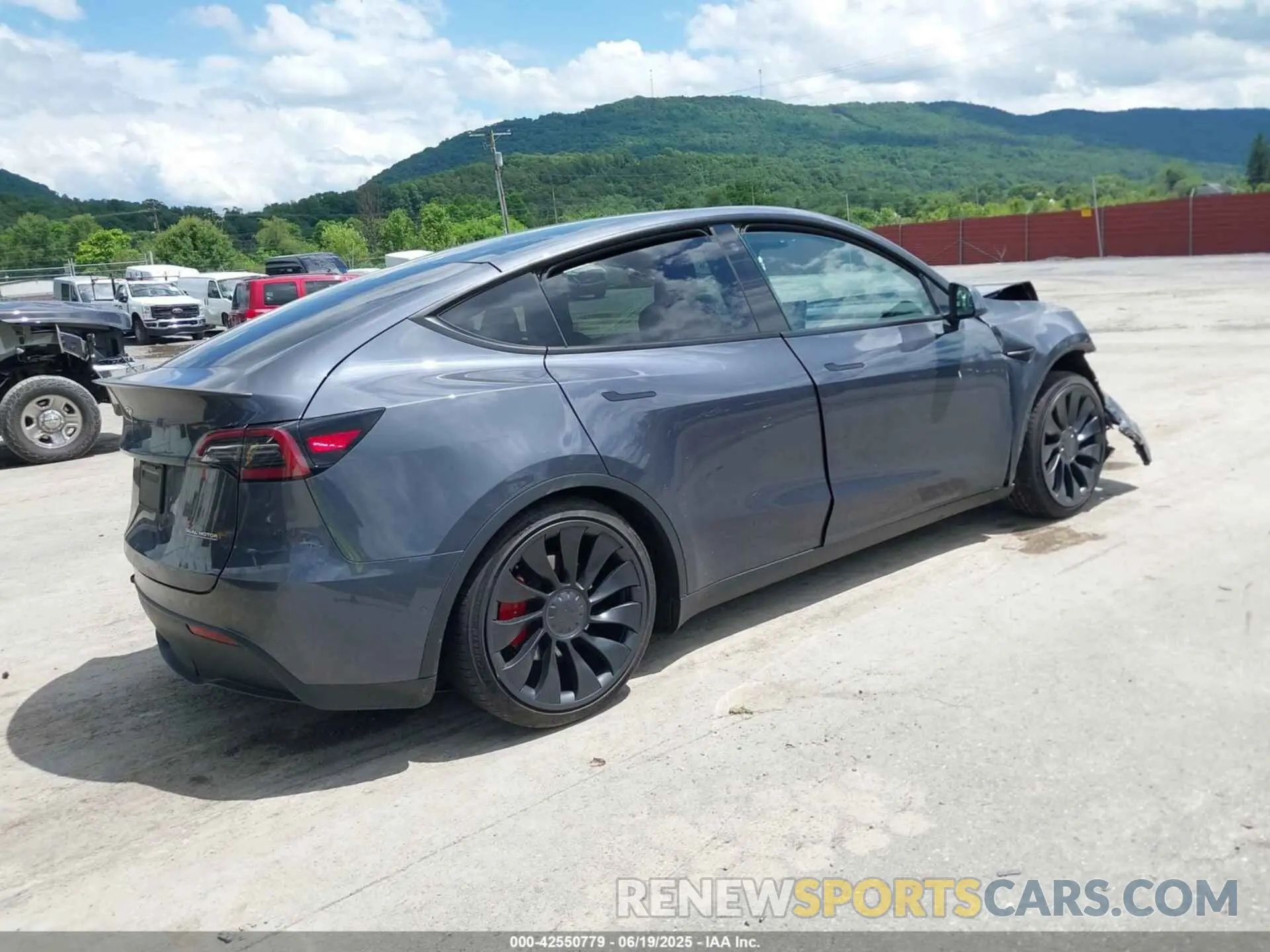 4 fotografías del automóvil dañado 7SAYGDEF5NF534867 TESLA MODEL Y 2022