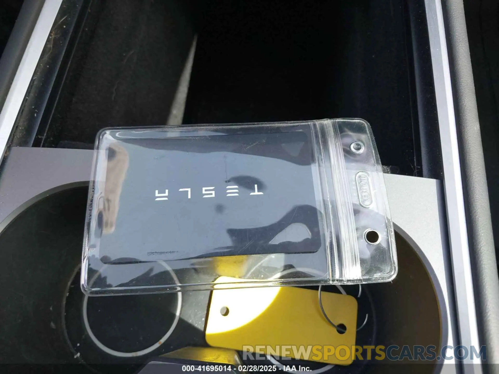 11 fotografías del automóvil dañado 7SAYGDEF5NF550549 TESLA MODEL Y 2022