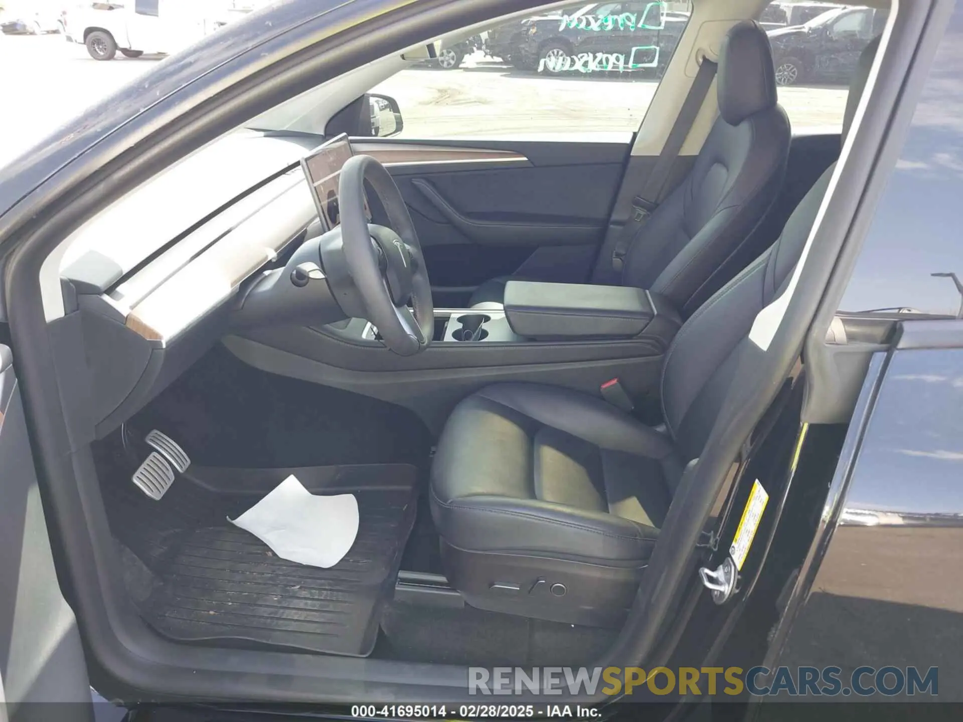 5 fotografías del automóvil dañado 7SAYGDEF5NF550549 TESLA MODEL Y 2022