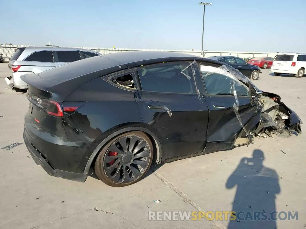 3 fotografías del automóvil dañado 7SAYGDEF6NF341370 TESLA MODEL Y 2022