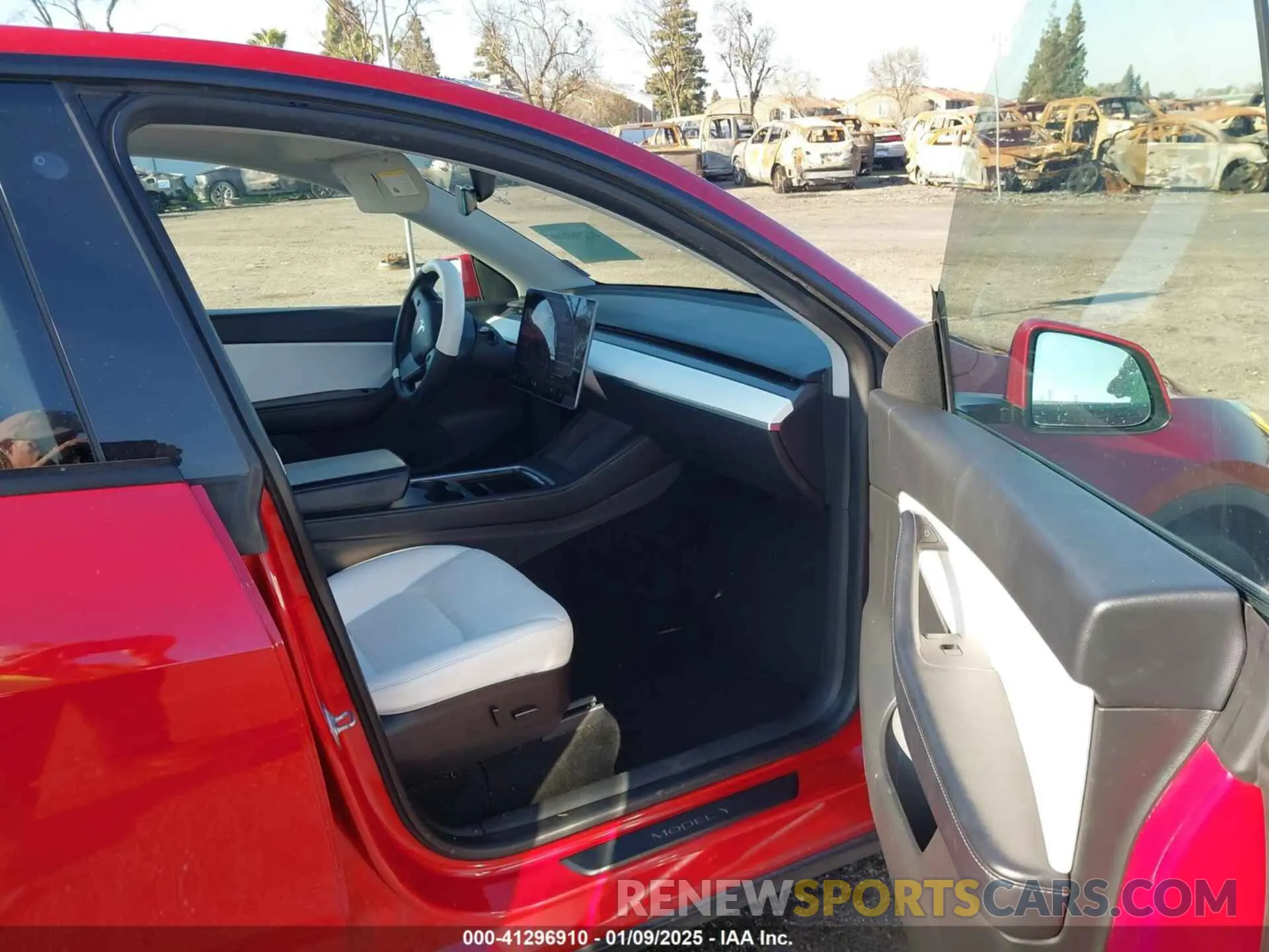 5 fotografías del automóvil dañado 7SAYGDEF6NF345256 TESLA MODEL Y 2022