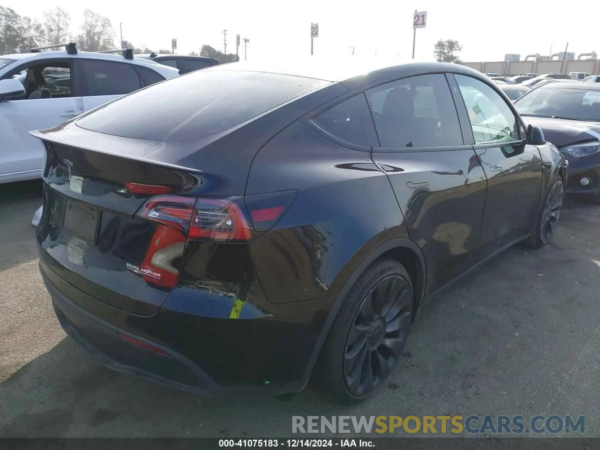 4 fotografías del automóvil dañado 7SAYGDEF6NF404578 TESLA MODEL Y 2022
