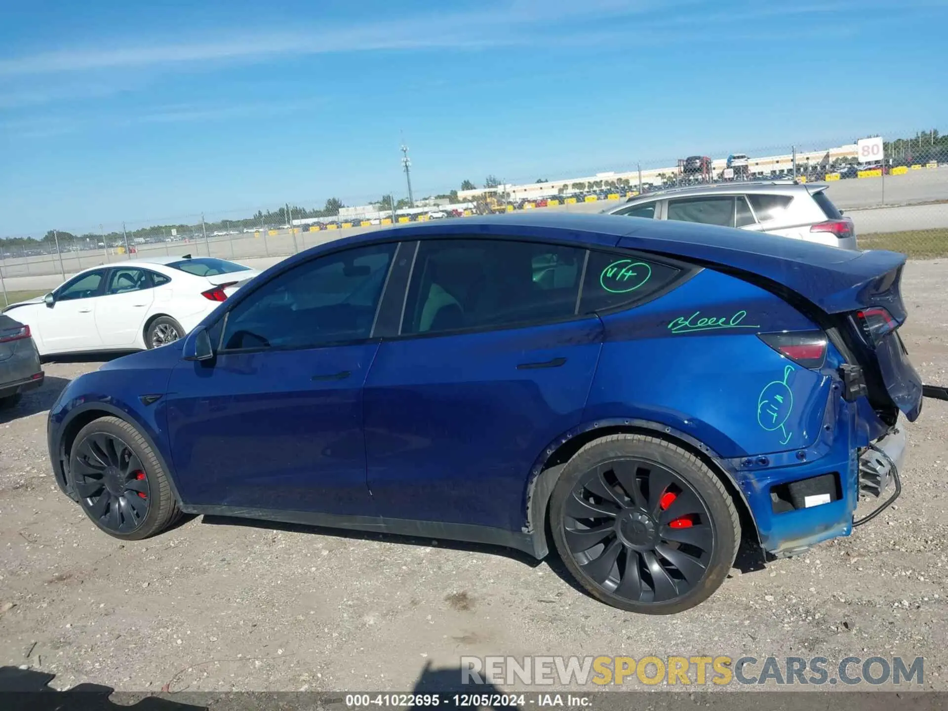 15 fotografías del automóvil dañado 7SAYGDEF6NF438259 TESLA MODEL Y 2022