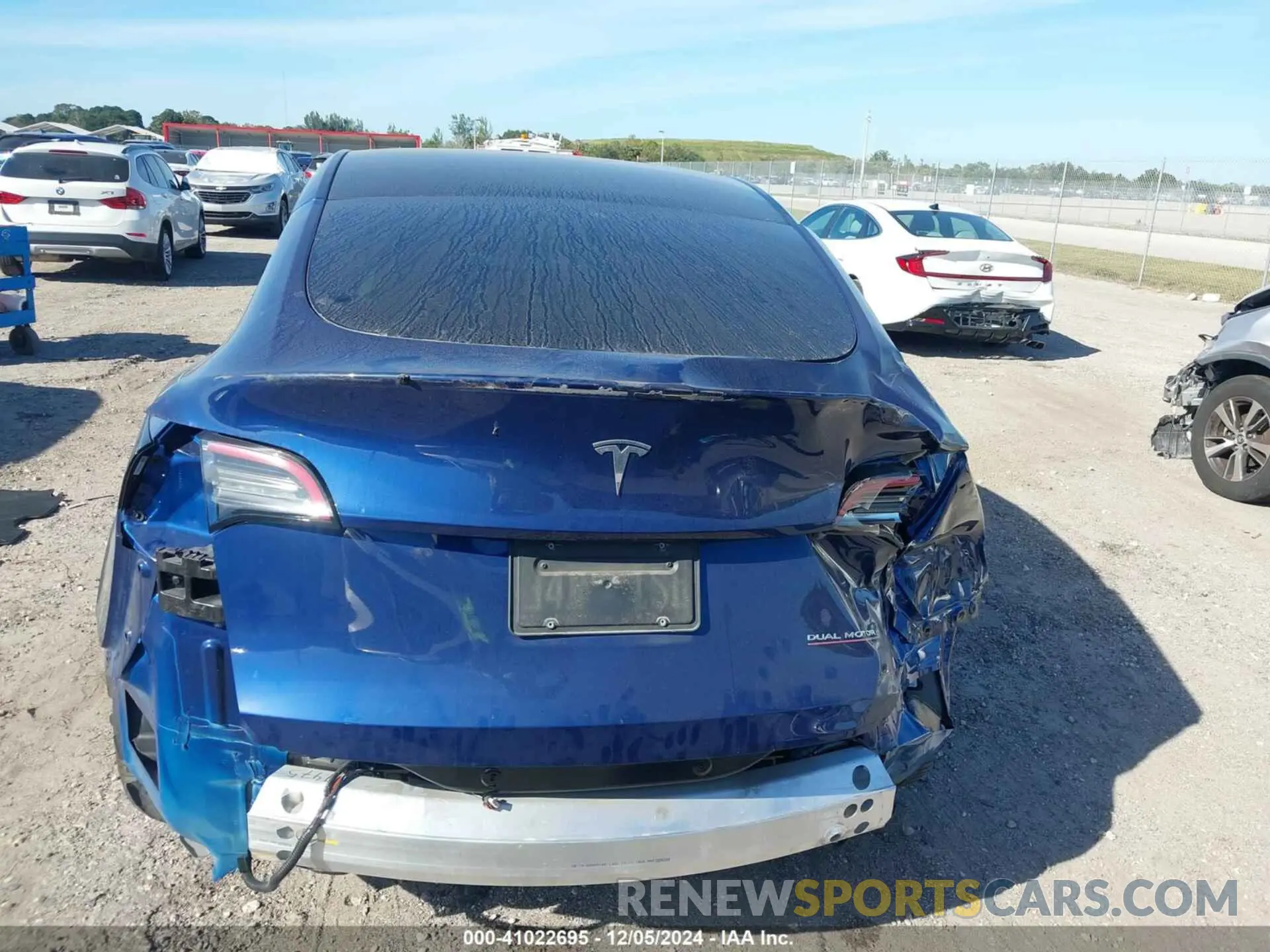 17 fotografías del automóvil dañado 7SAYGDEF6NF438259 TESLA MODEL Y 2022