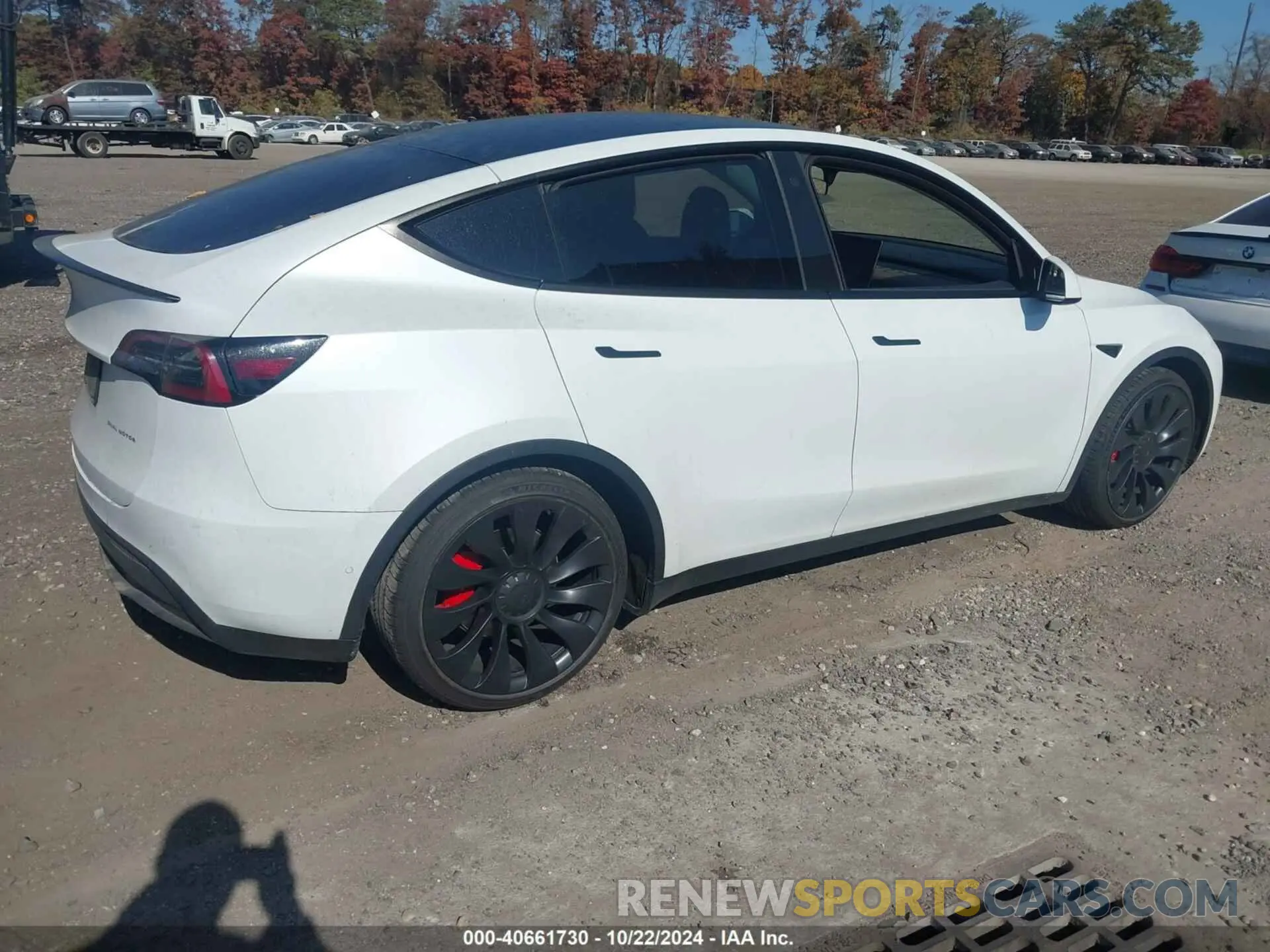 4 fotografías del automóvil dañado 7SAYGDEF6NF467860 TESLA MODEL Y 2022