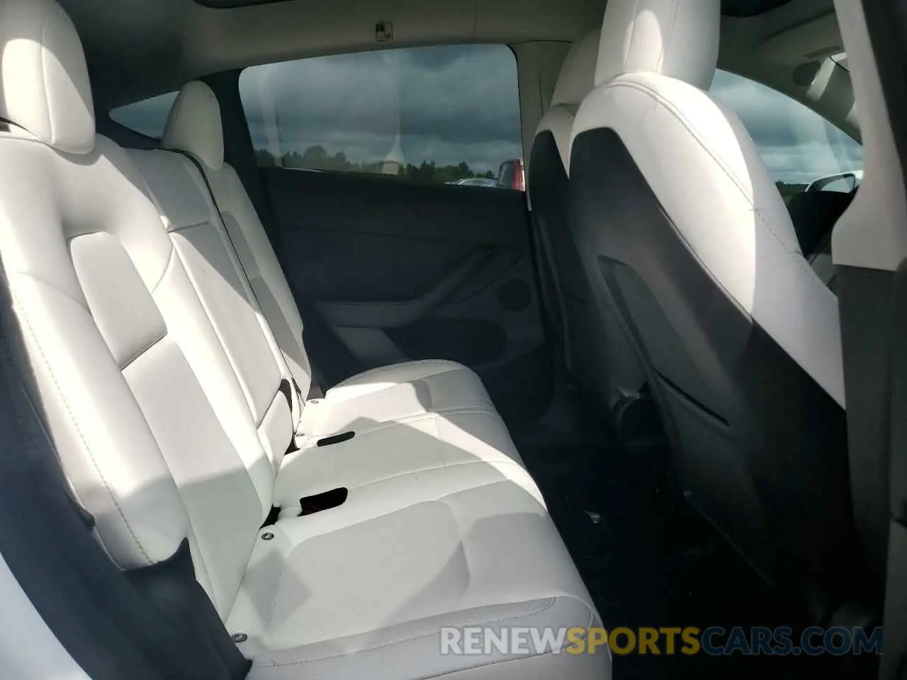 11 fotografías del automóvil dañado 7SAYGDEF6NF544193 TESLA MODEL Y 2022