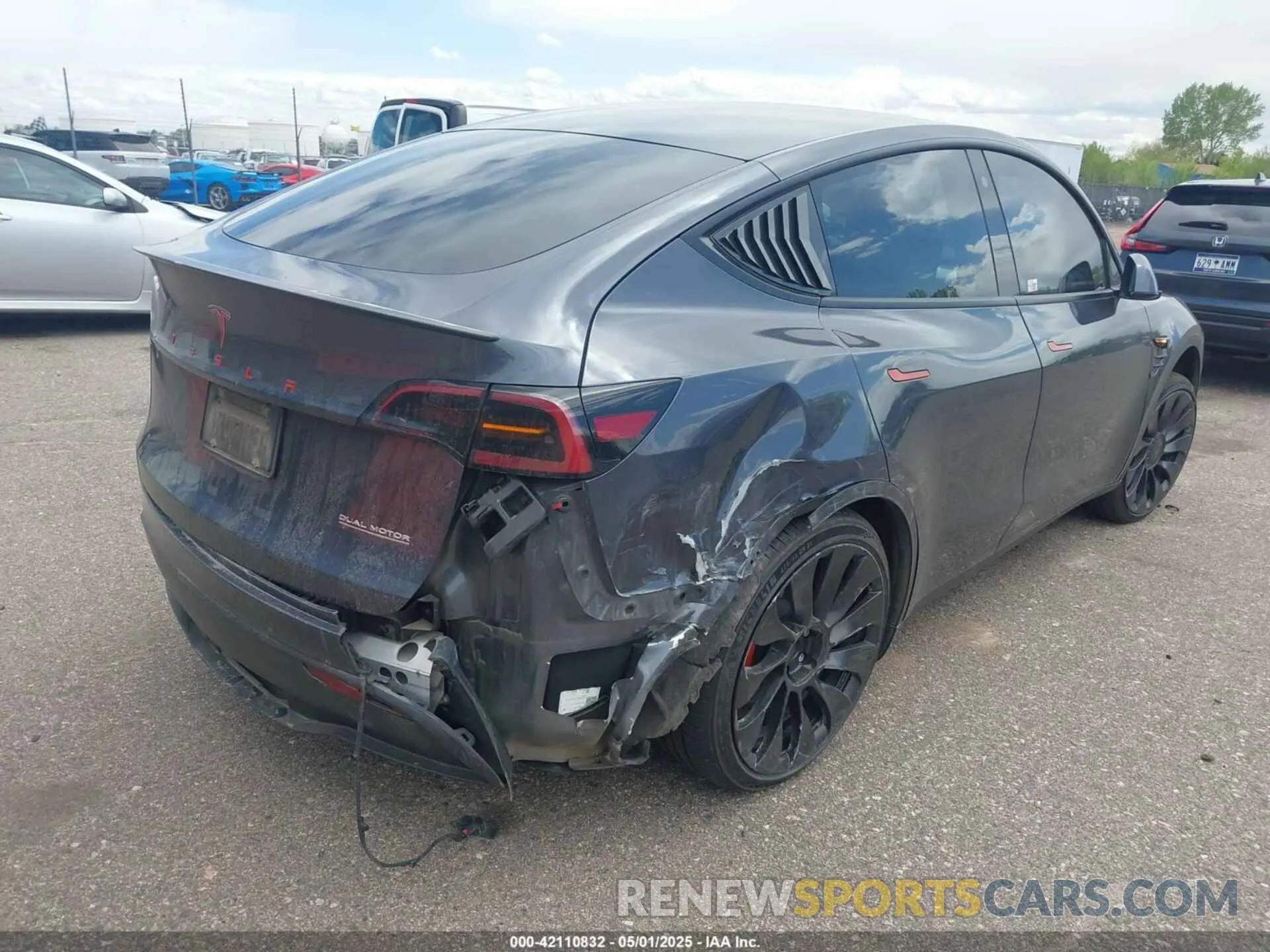 4 fotografías del automóvil dañado 7SAYGDEF7NF405769 TESLA MODEL Y 2022
