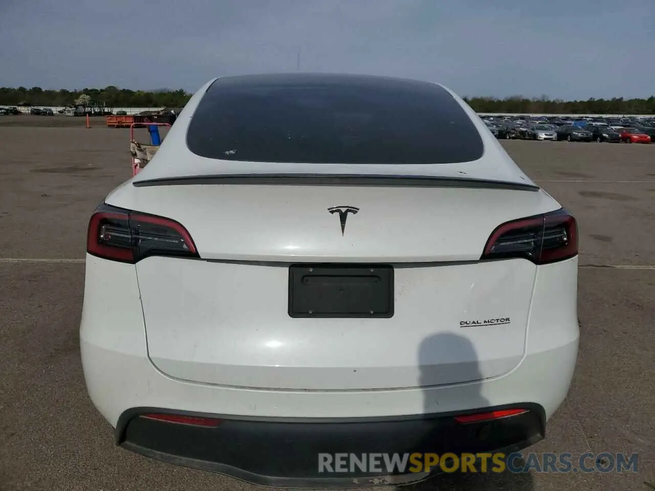 6 fotografías del automóvil dañado 7SAYGDEF7NF465731 TESLA MODEL Y 2022
