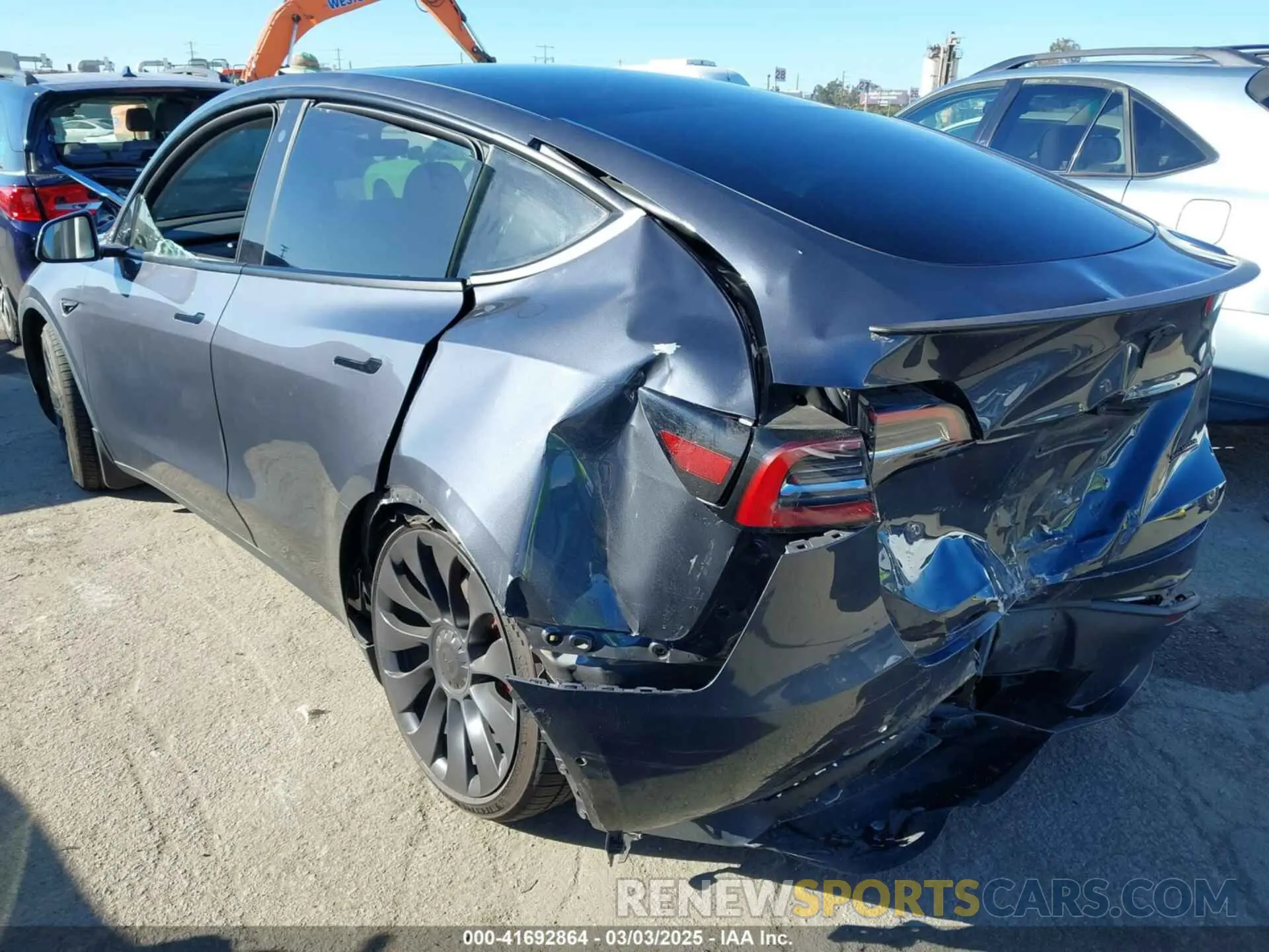 3 fotografías del automóvil dañado 7SAYGDEF7NF562895 TESLA MODEL Y 2022