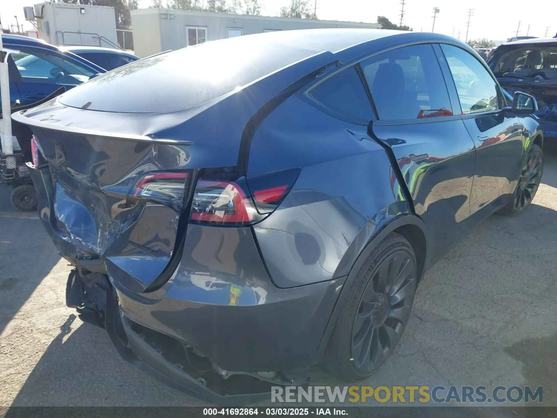 4 fotografías del automóvil dañado 7SAYGDEF7NF562895 TESLA MODEL Y 2022